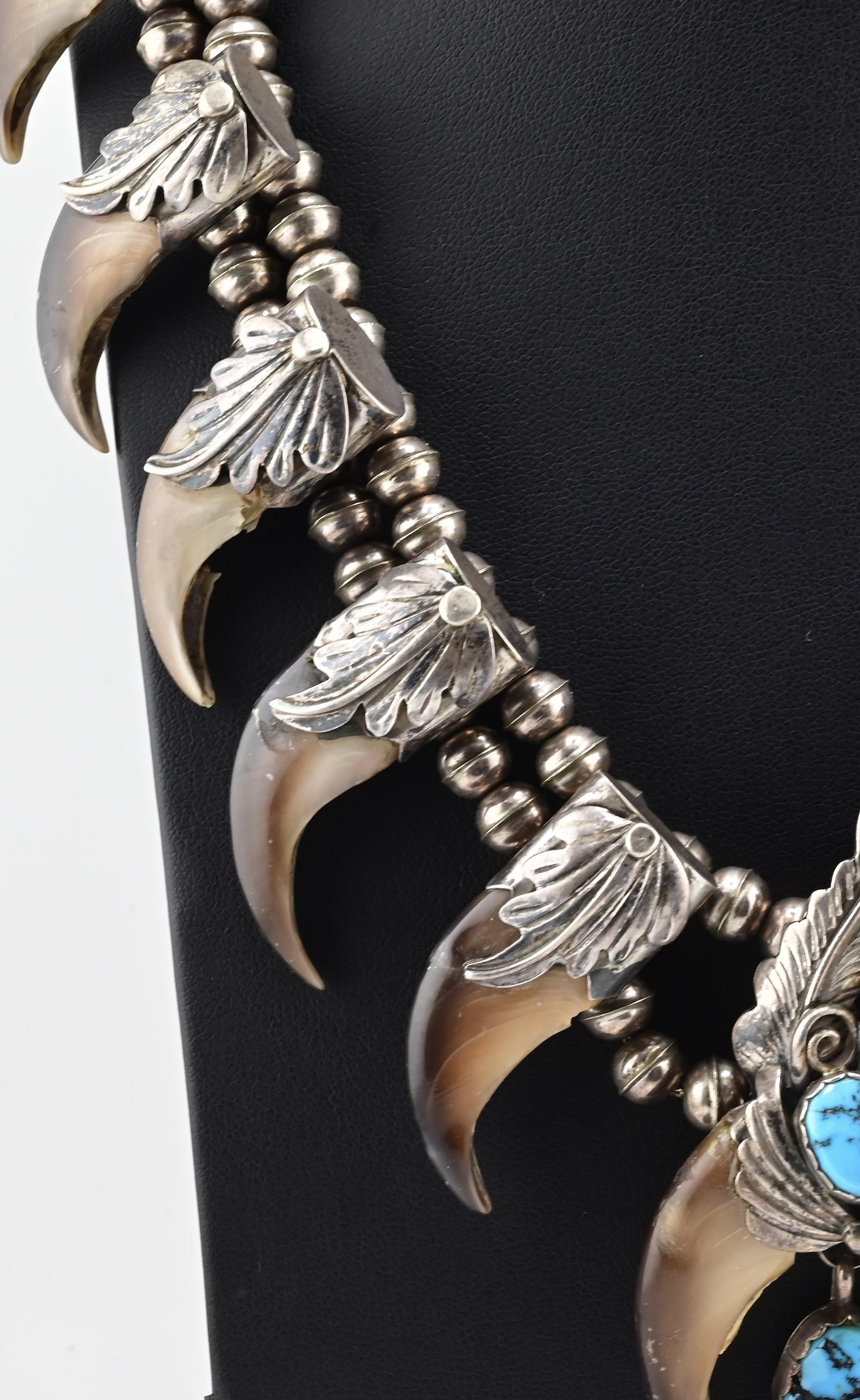 M. Tsosie Collana con artiglio in argento sterling dei nativi americani 125,26g in vendita 1