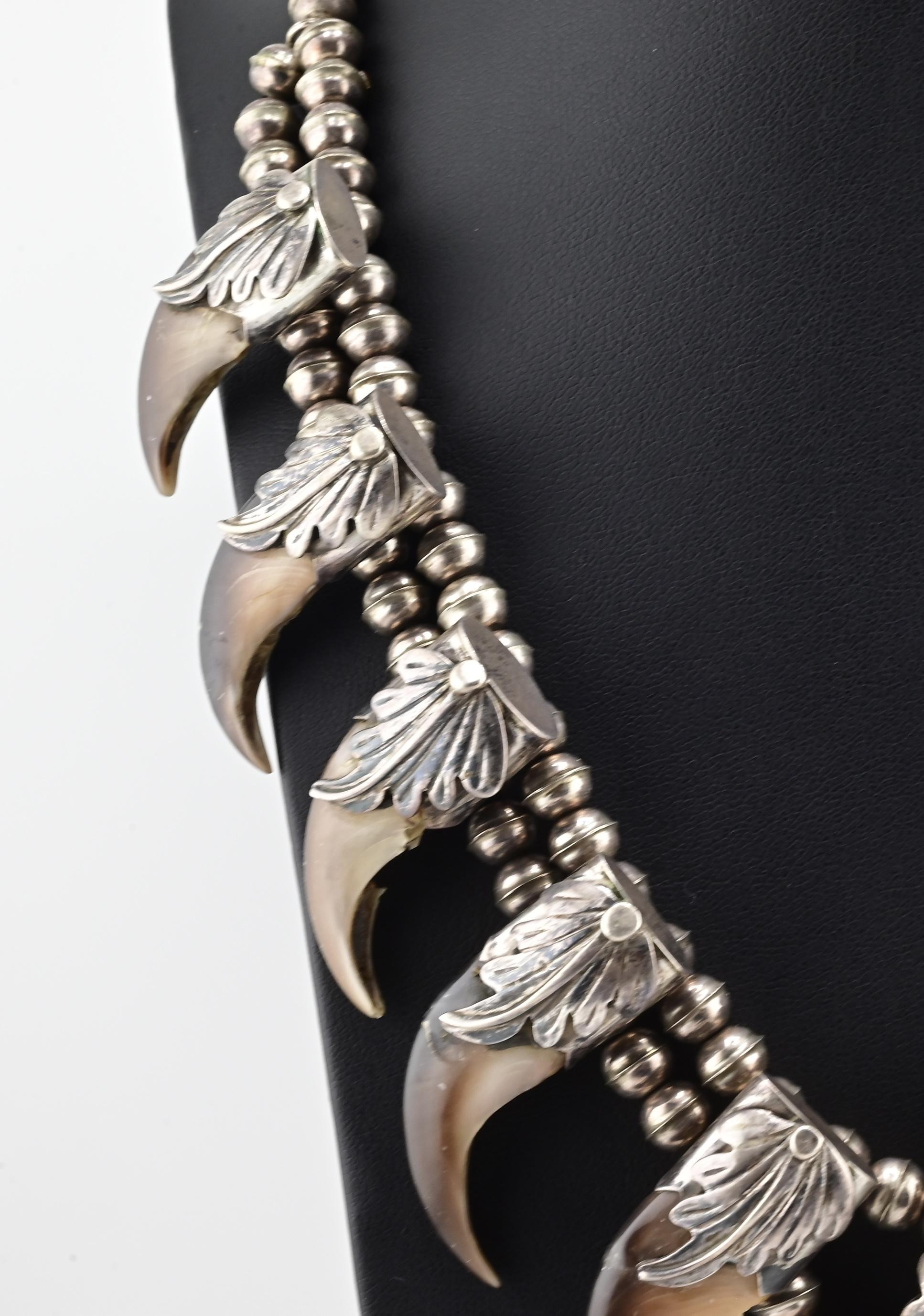 M. Tsosie Collana con artiglio in argento sterling dei nativi americani 125,26g in vendita 2