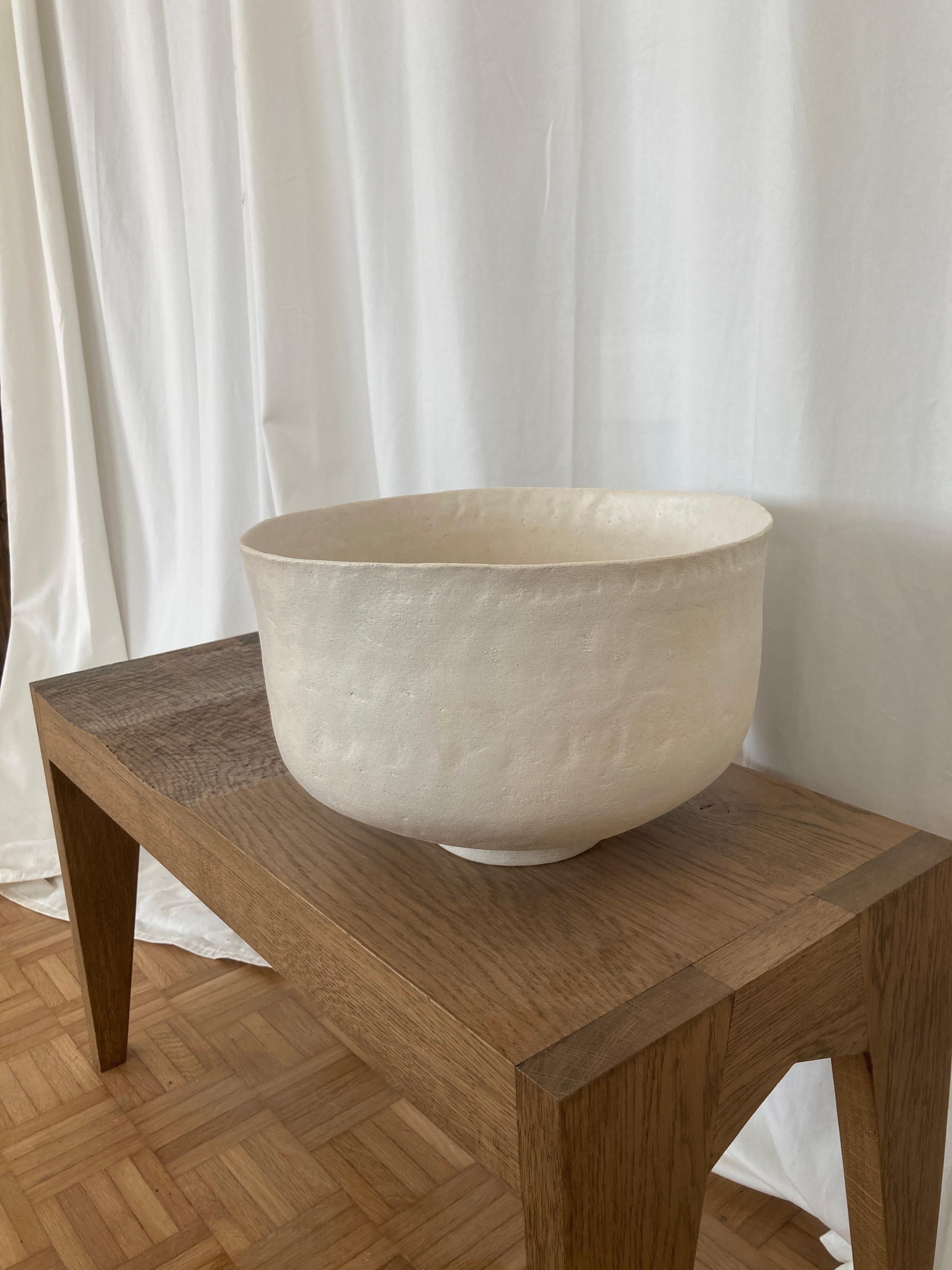 Francese Vaso Toutes Les in bianco opaco, misura media di Mathilde Martin in vendita
