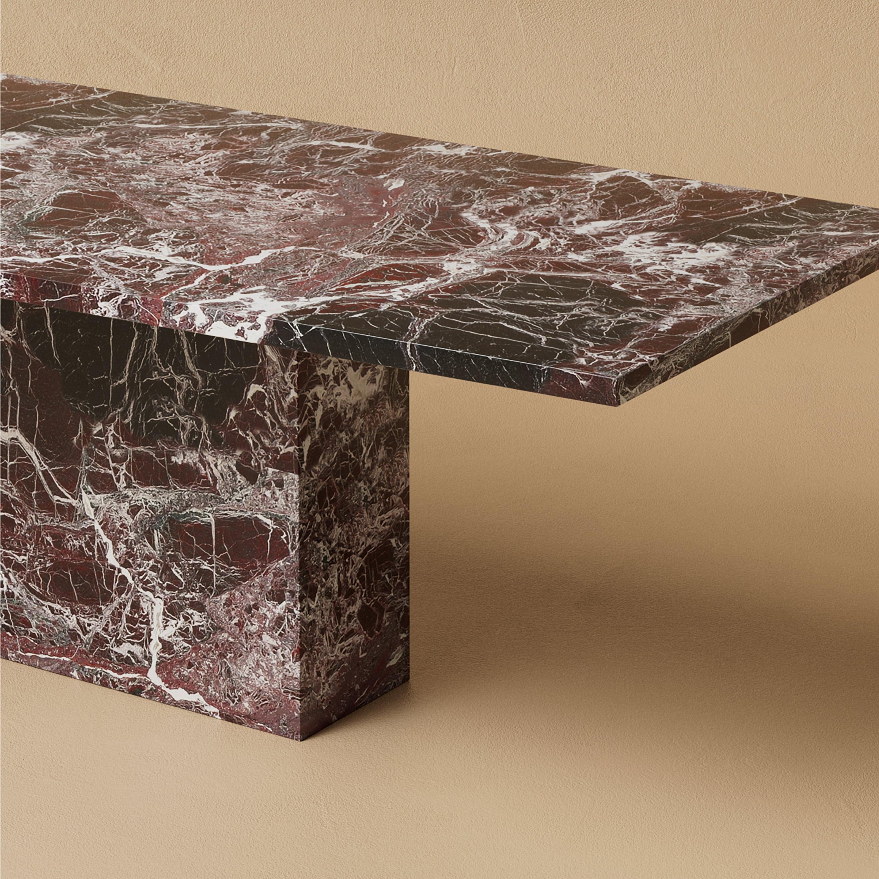 italien A&M Table de salle à manger en pierre / Rosso M-One Stone by Lusano en vente
