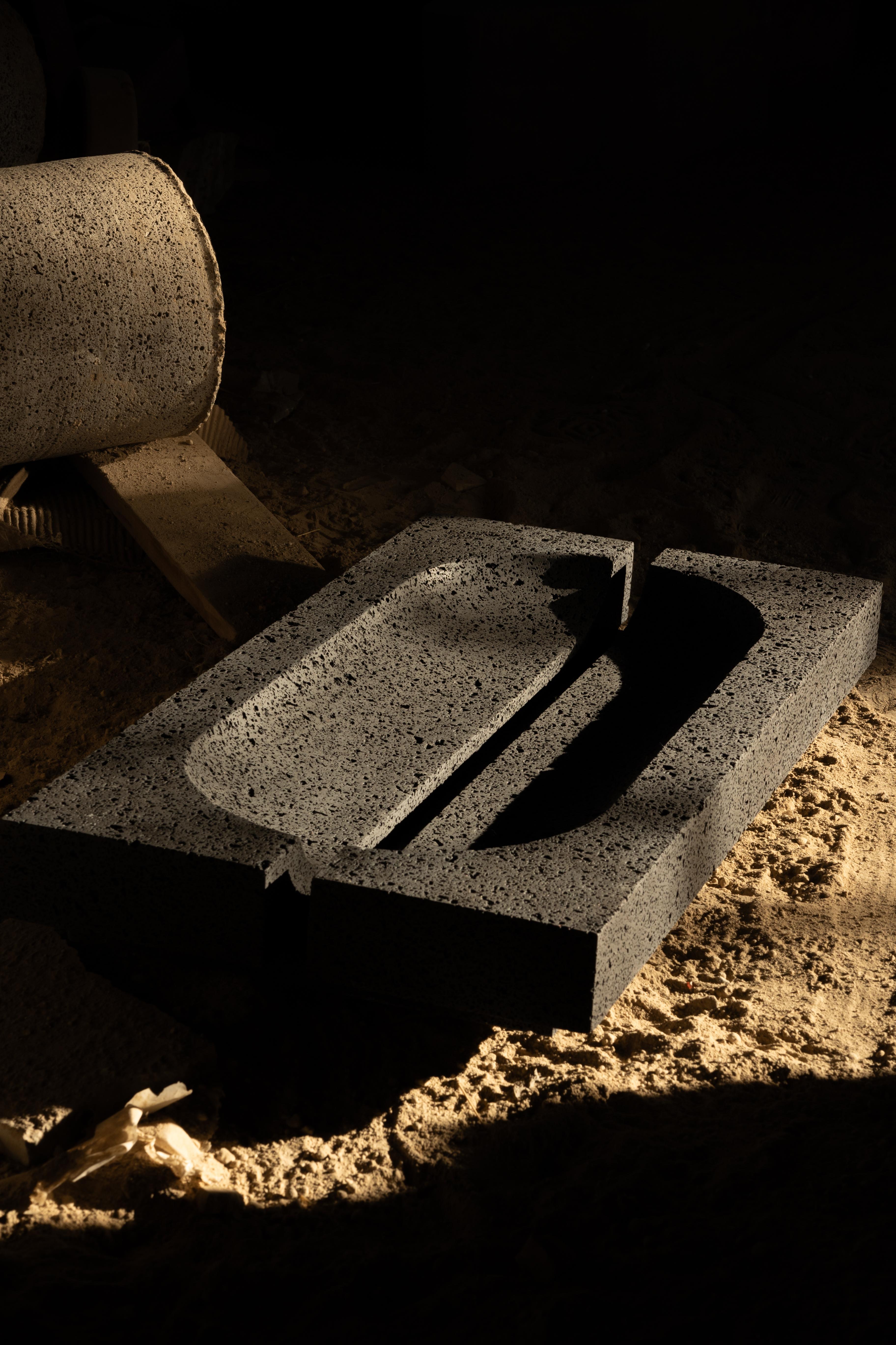 Autre Bol Trench Bowl M_015 en roche de lave de Monolith Studio en vente