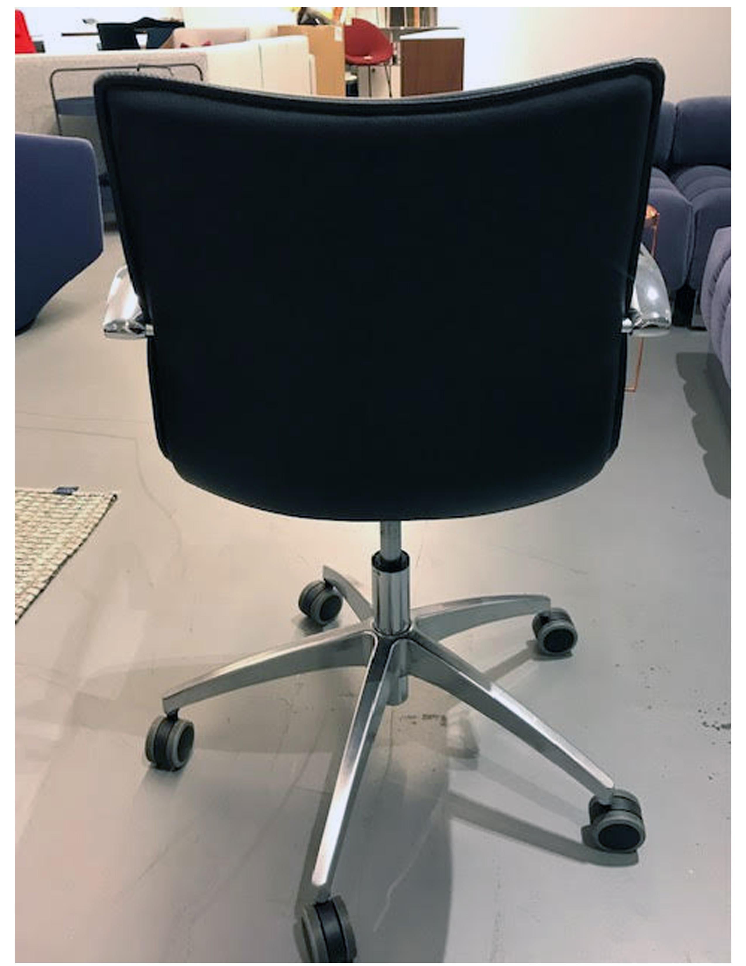 Metal M2L Black Swivel Desk Armchair on Casters in STOCK