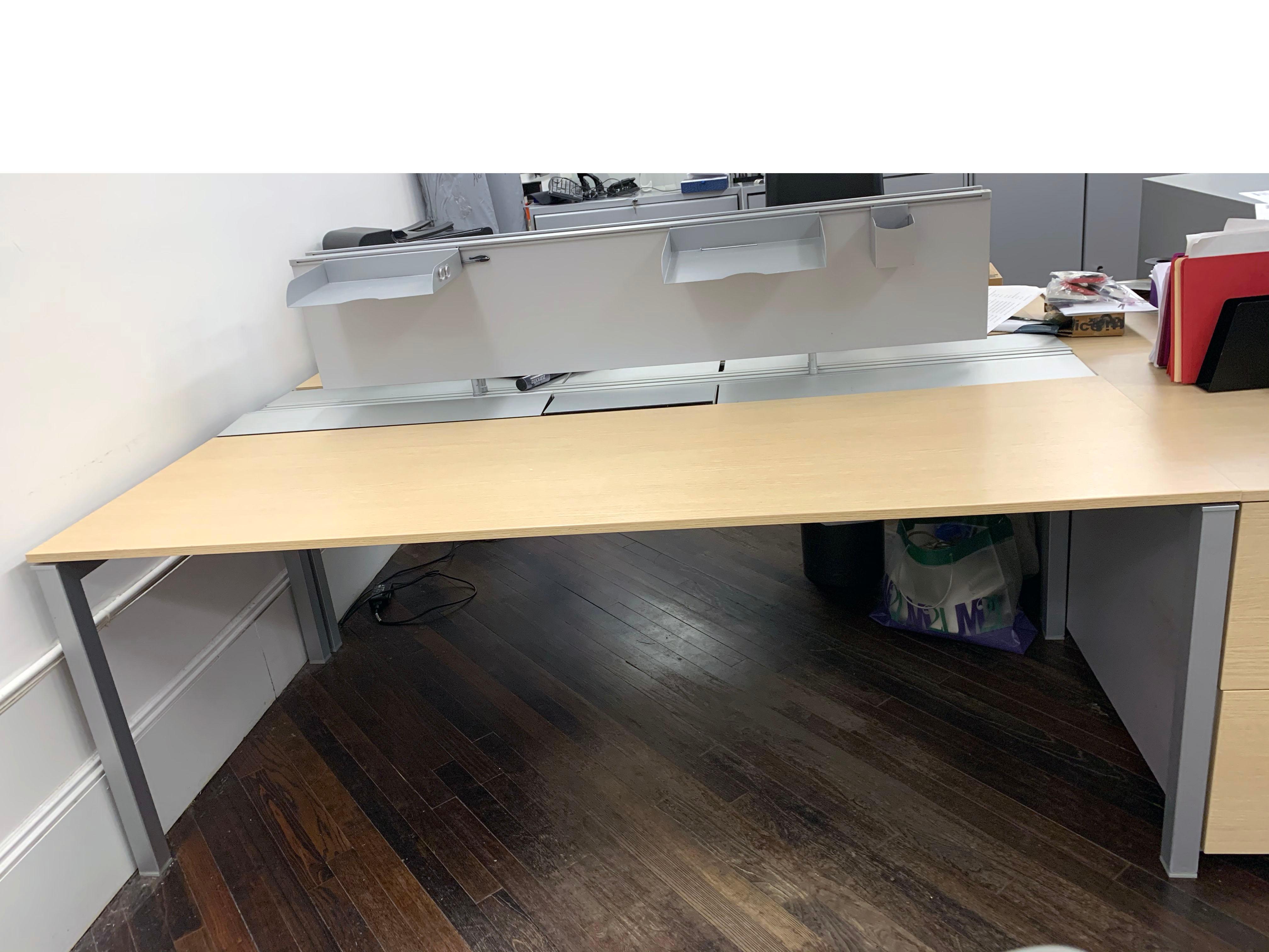 M2L Brand Desk In Good Condition In New York, NY