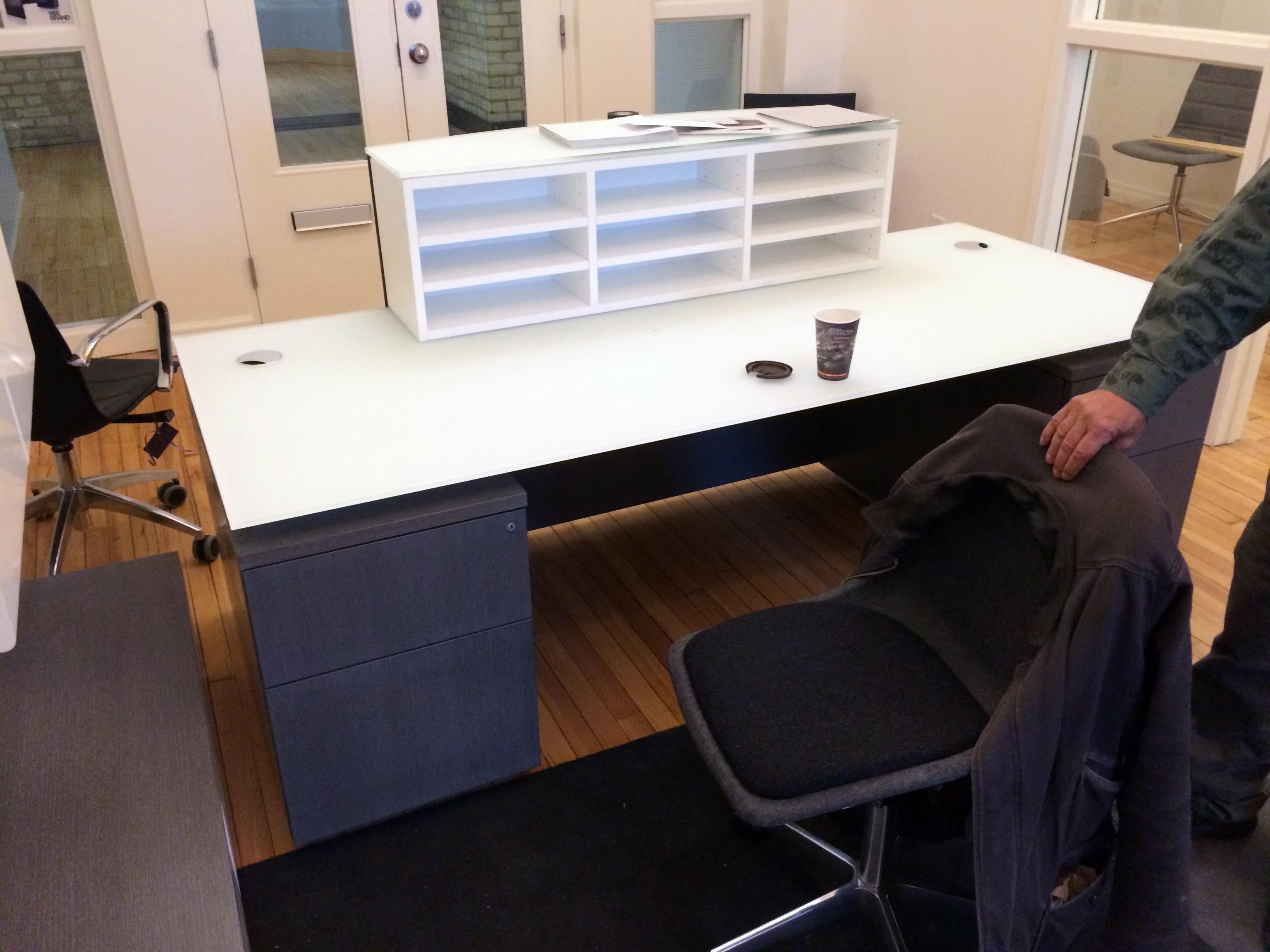 M2L Brand Office Furniture In Good Condition In New York, NY