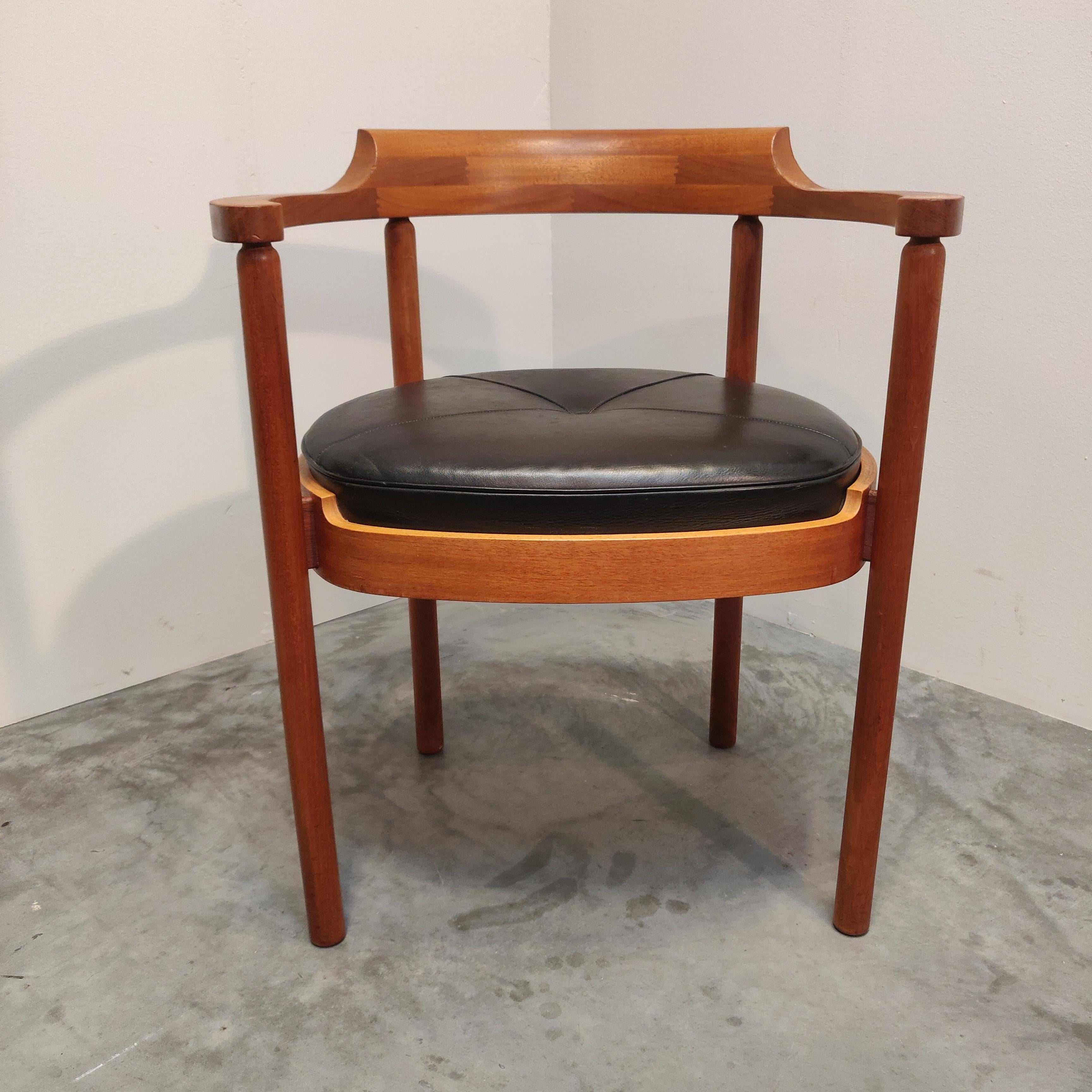 M40 Chair by Henning Jensen & Torben Valeur for Munch Møbler, Denmark In Good Condition For Sale In MIJDRECHT, NL