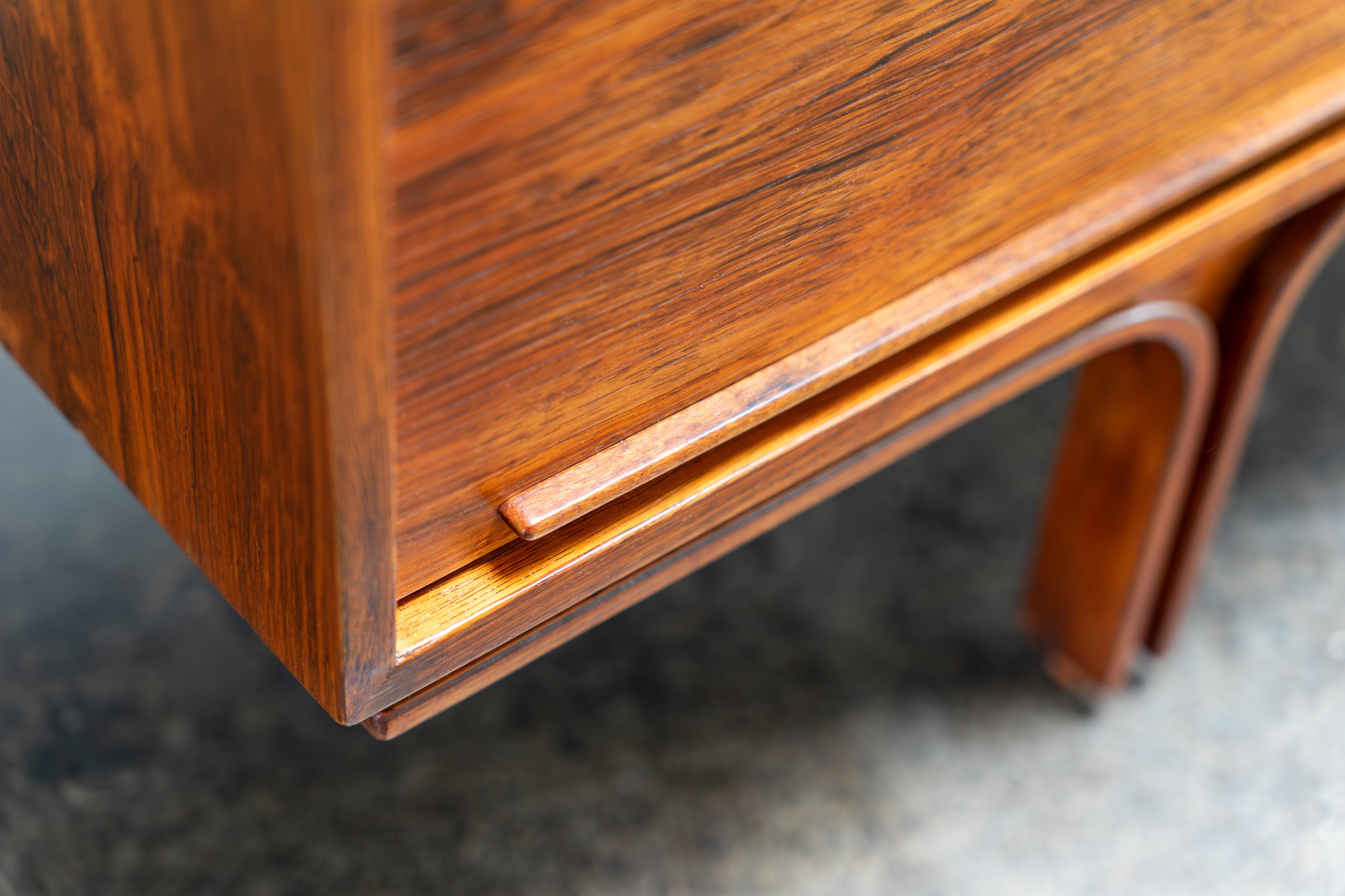 M501 Buffet en palissandre par Gianfranco Frattini Bernini Italie, années 1960 en vente 3