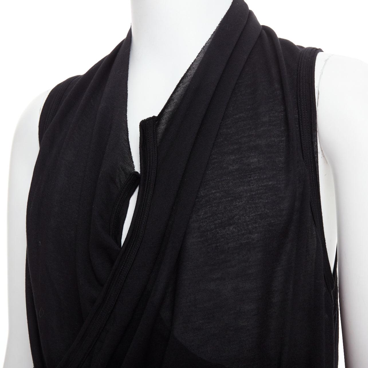 MA JULIUS 2014 negro drapeado profundo cuello redondo en capas camiseta de tirantes JP2 M
Referencia: PRCG/A00010
Marca: Ma Julius
Colección: SS 2014
Material: Rayón, Mezcla
Color: Negro
Patrón: Sólido
Cierre: Pullover
Detalles adicionales: Espalda