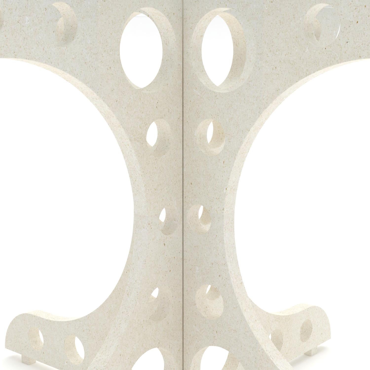 italien Table ronde Veselye en marbre et verre du 21e siècle, Ma-Mi, Empty holes en vente