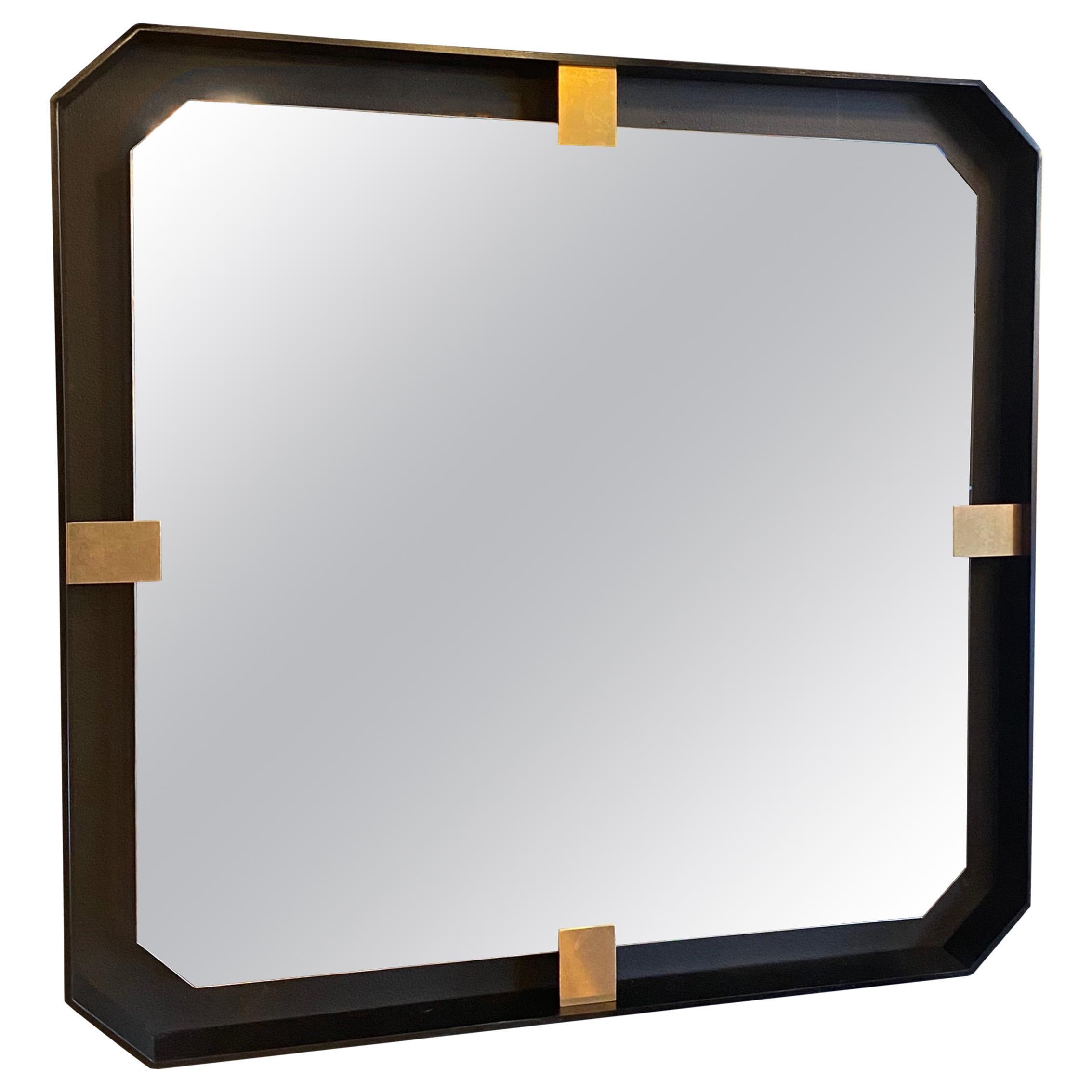 Miroir carré flottant en fer et en laiton MA+39s, 21e siècle, Italie
