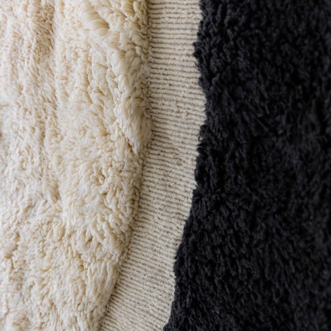 Moroccan MAAJ Custom Berber Wool Rug Modern Handwoven Large Minimalist Contemporary For Sale