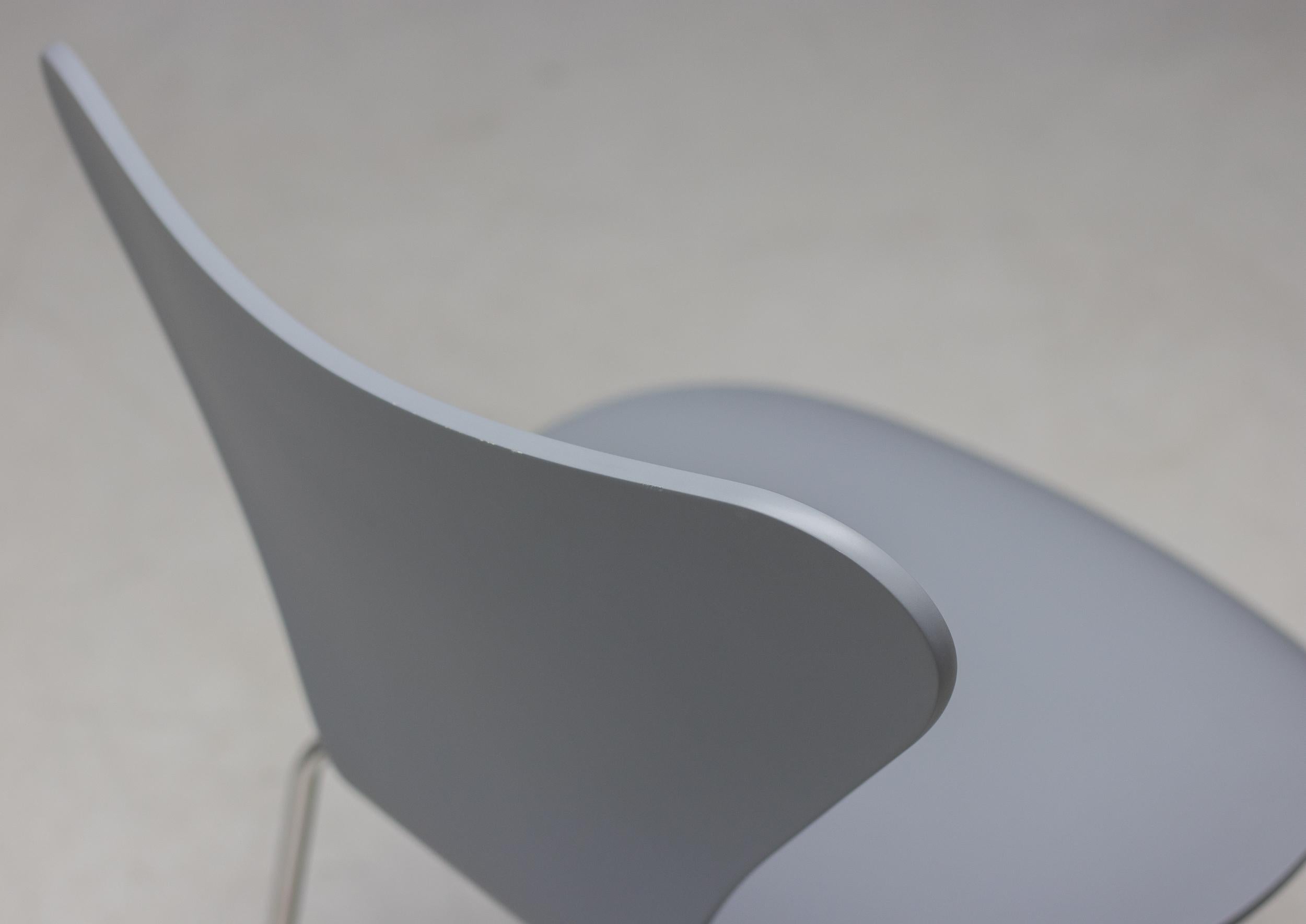 Maarten Baas Edición limitada firmada Silla Arne Jacobsen Serie 7 Acero en venta
