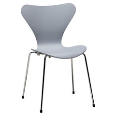 Chaise Arne Jacobsen Série 7 signée par Maarten Baas en édition limitée