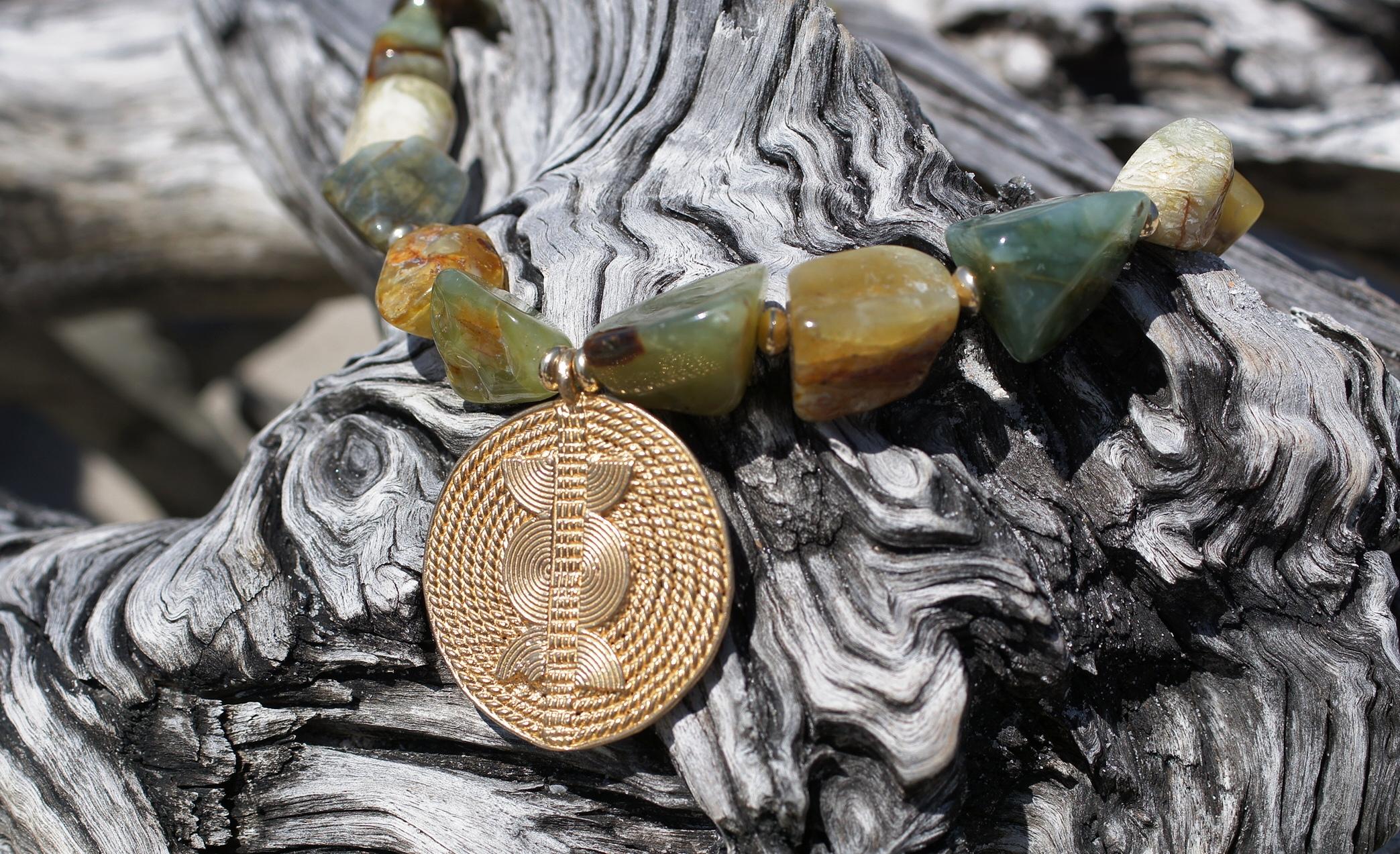 Artisan Maasai Moss Agate and Gold Necklace For Sale