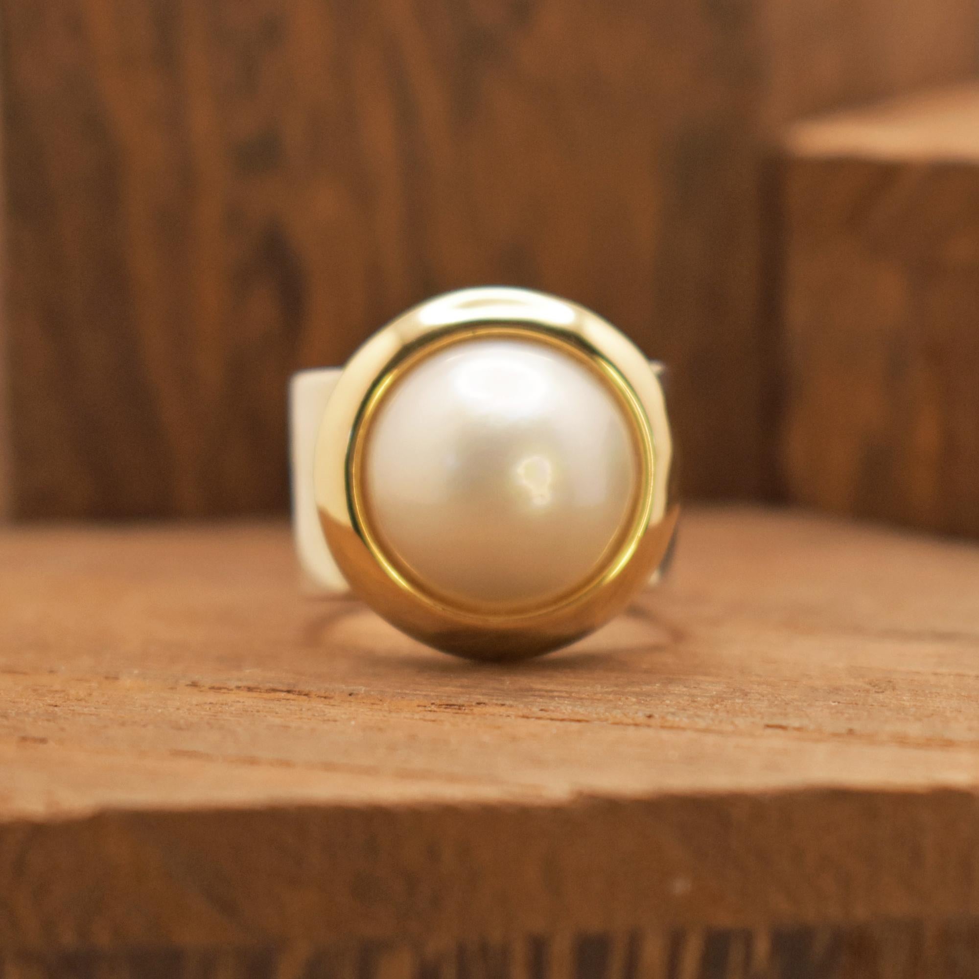 Mabé Freshwater Pearl, 14k Gold and Sterling Silver Contemporary Cocktail Ring For Sale 2
