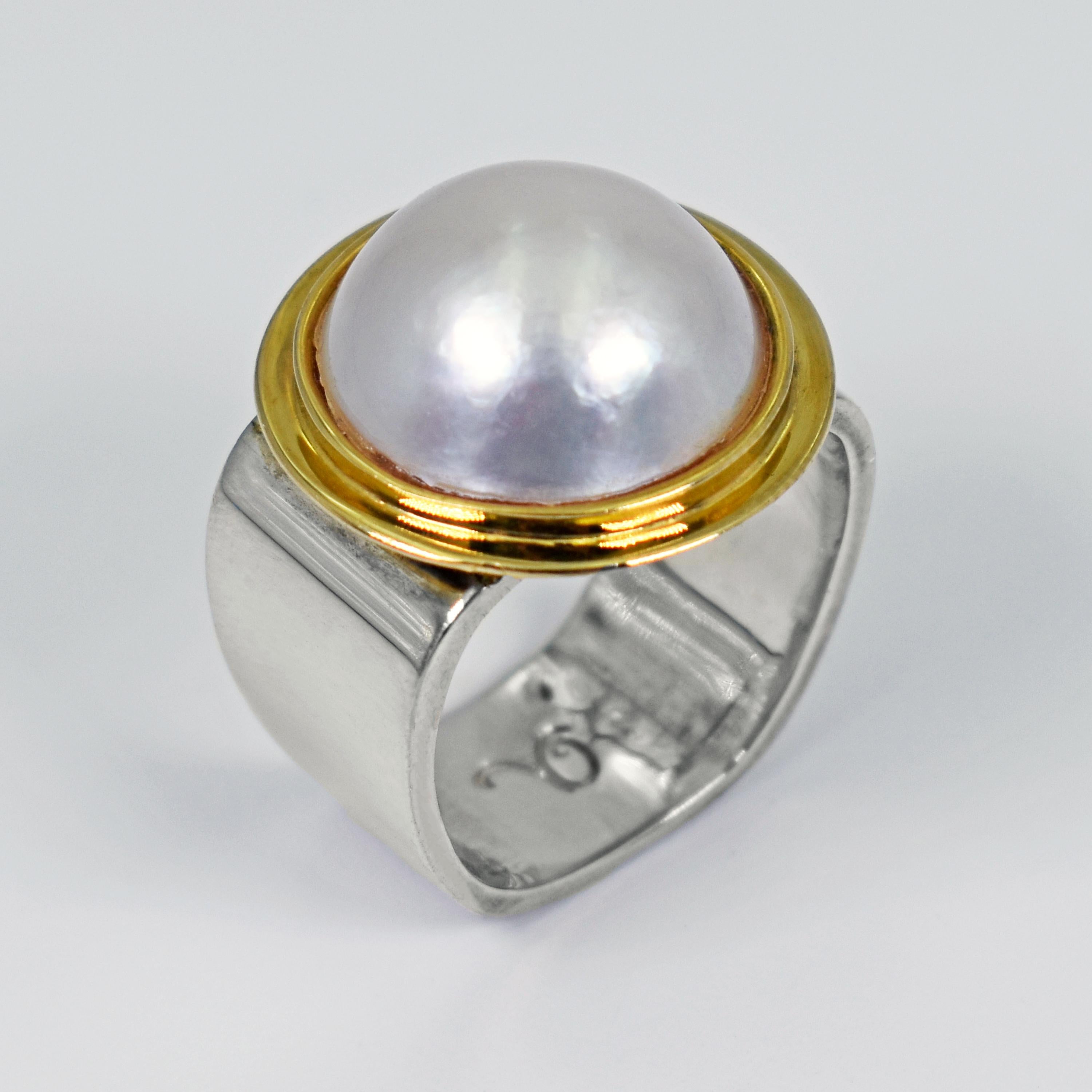 Women's Mabé Pearl 14 Karat Gold and Sterling Silver Two-Tone Cocktail Ring For Sale