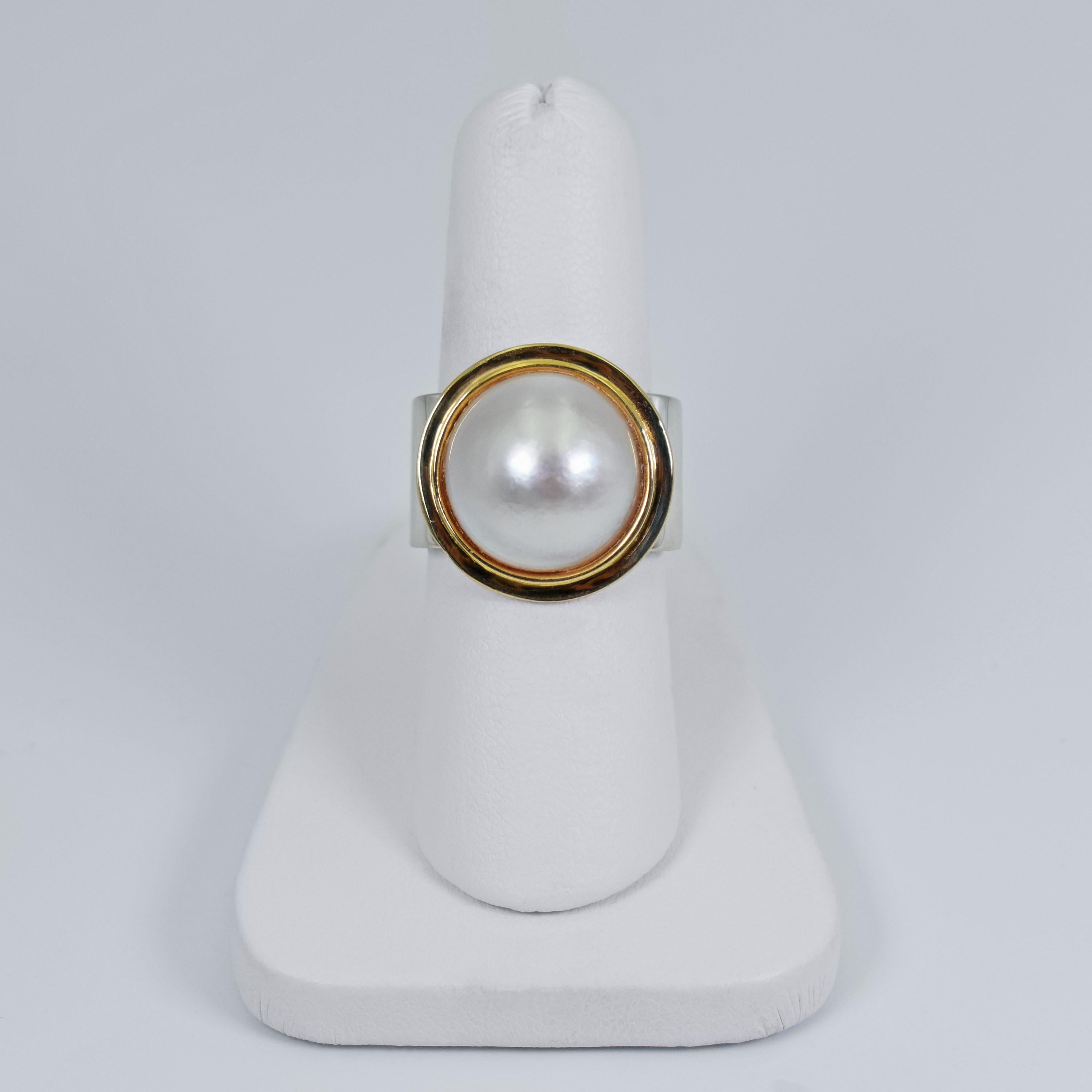 Mabé Pearl 14 Karat Gold and Sterling Silver Two-Tone Cocktail Ring For Sale 1