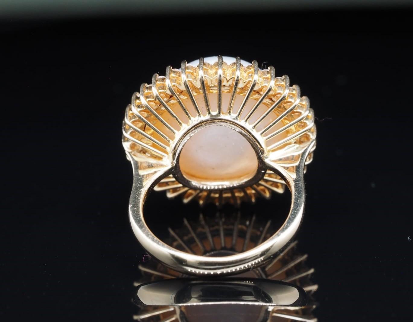 Mabe Perle 16mm 14K Gelbgold 0,70 ct Rundschliff Diamant Halo-Ring im Angebot 3