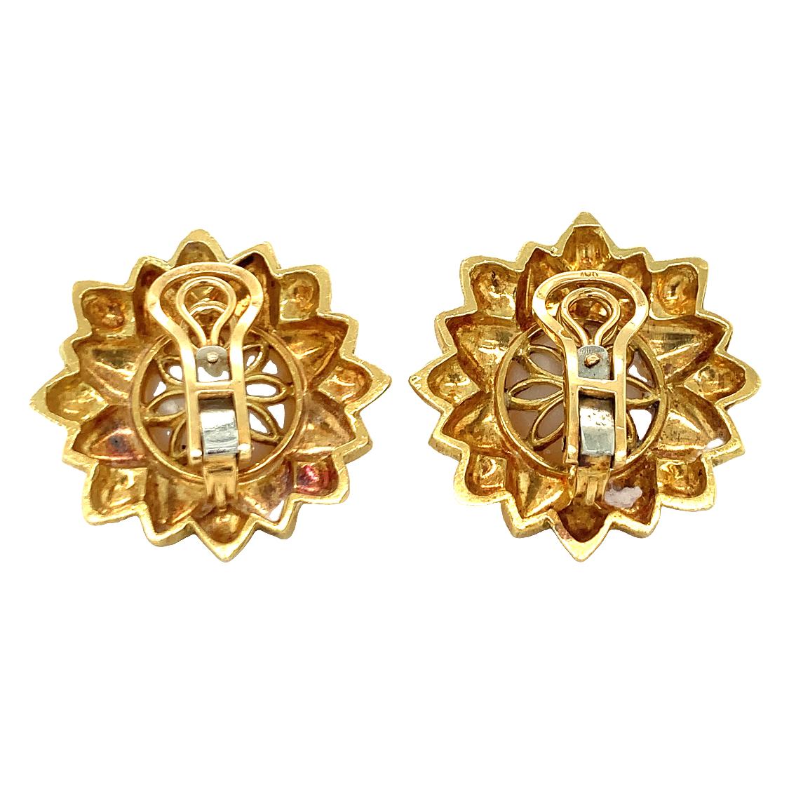 Round Cut Mabe Pearl 18K Yellow Gold Sunflower Earclips For Sale
