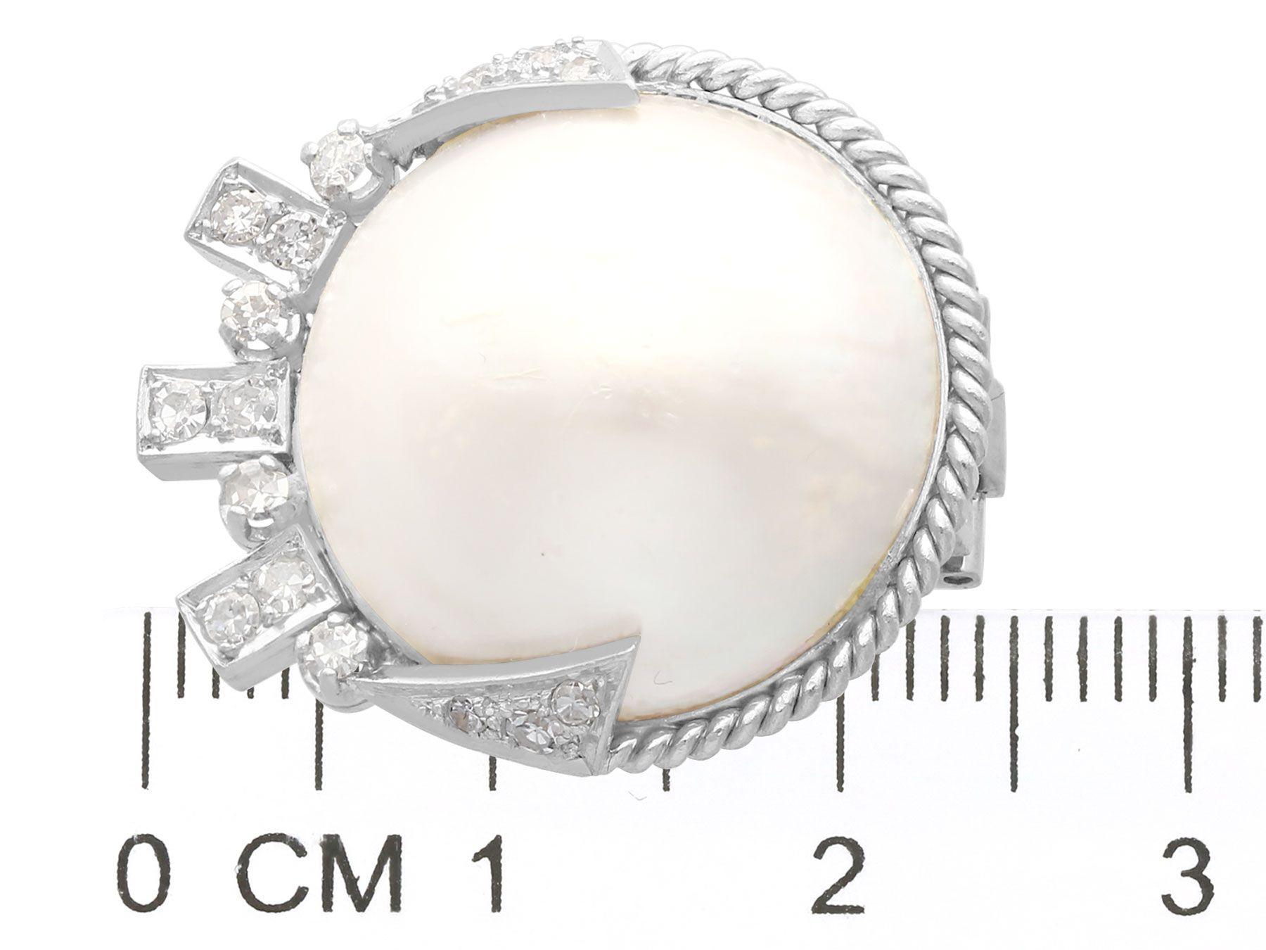 Mabe Perlen- und Diamant-Ohrringe aus Weißgold im Angebot 2