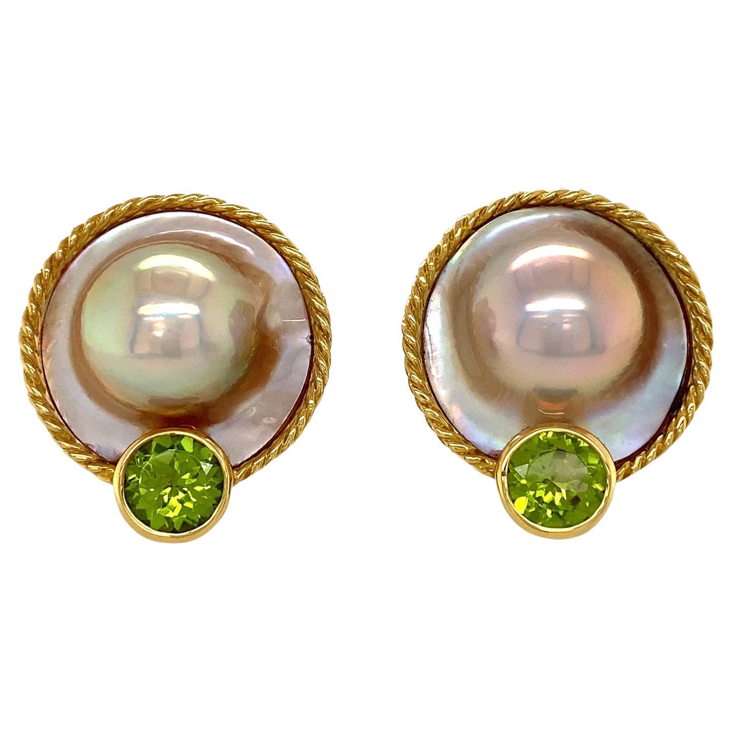 Mabe Pearl and Peridot 18K Yellow Gold Braid Earrings For Sale
