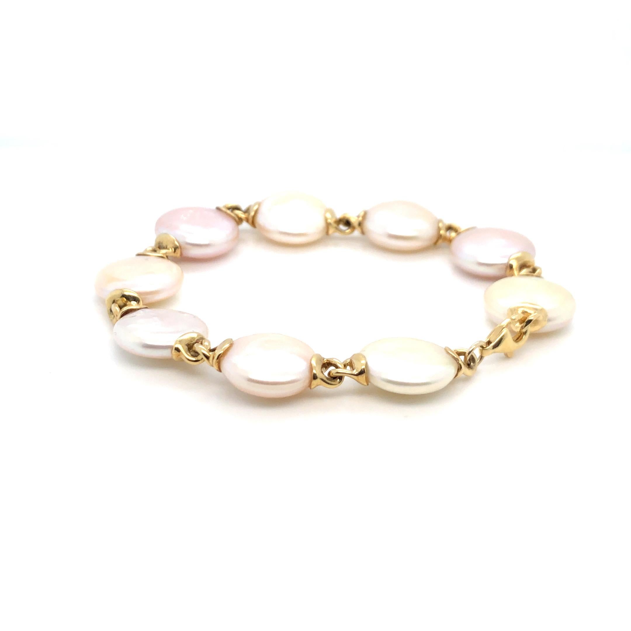 Women's Mabe Pearl Bracelet 18K Yellow Gold For Sale