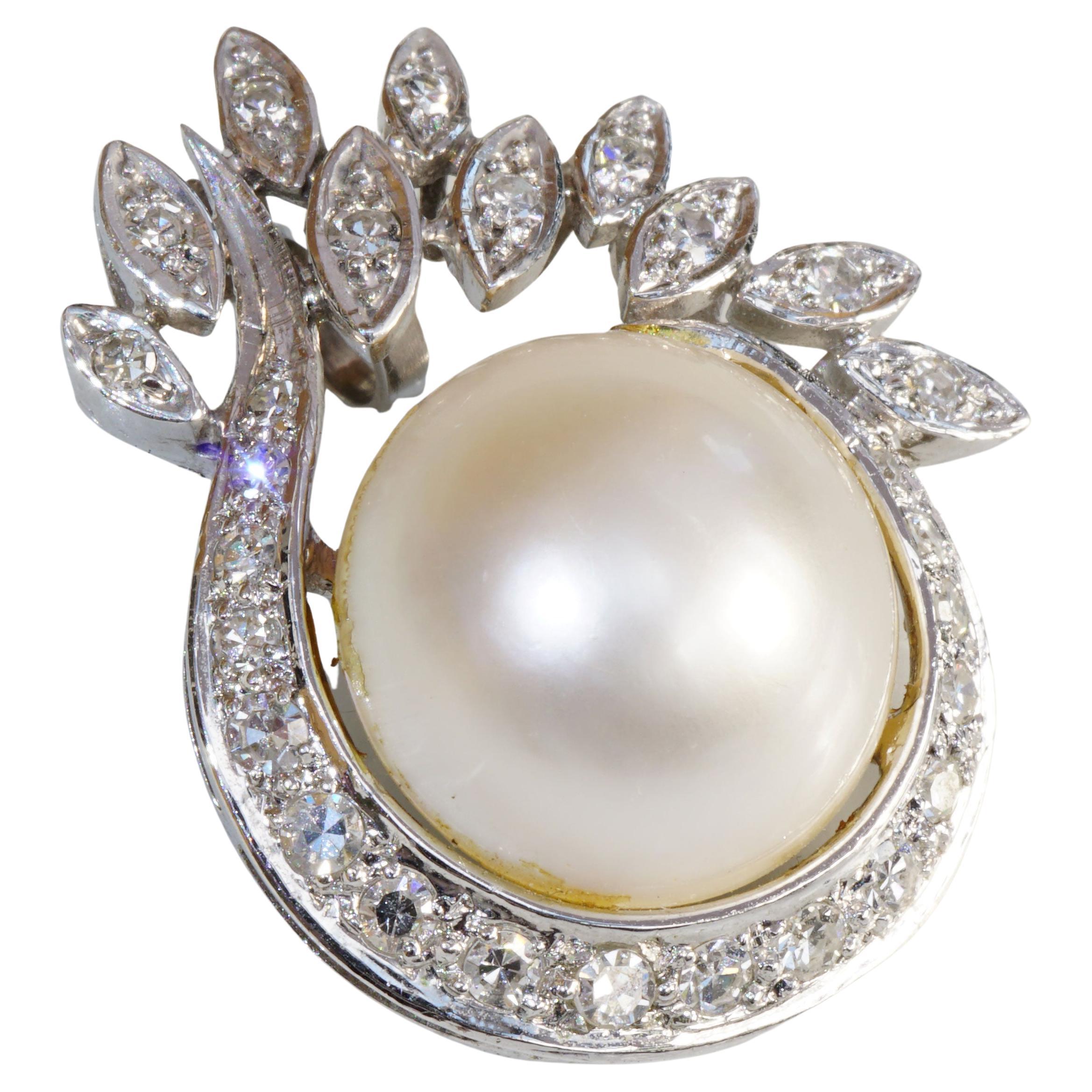 Mabe Pearl Brilliant Pendant White Gold 0.60 ct TW VS 27 x 22 mm large Eyelet For Sale