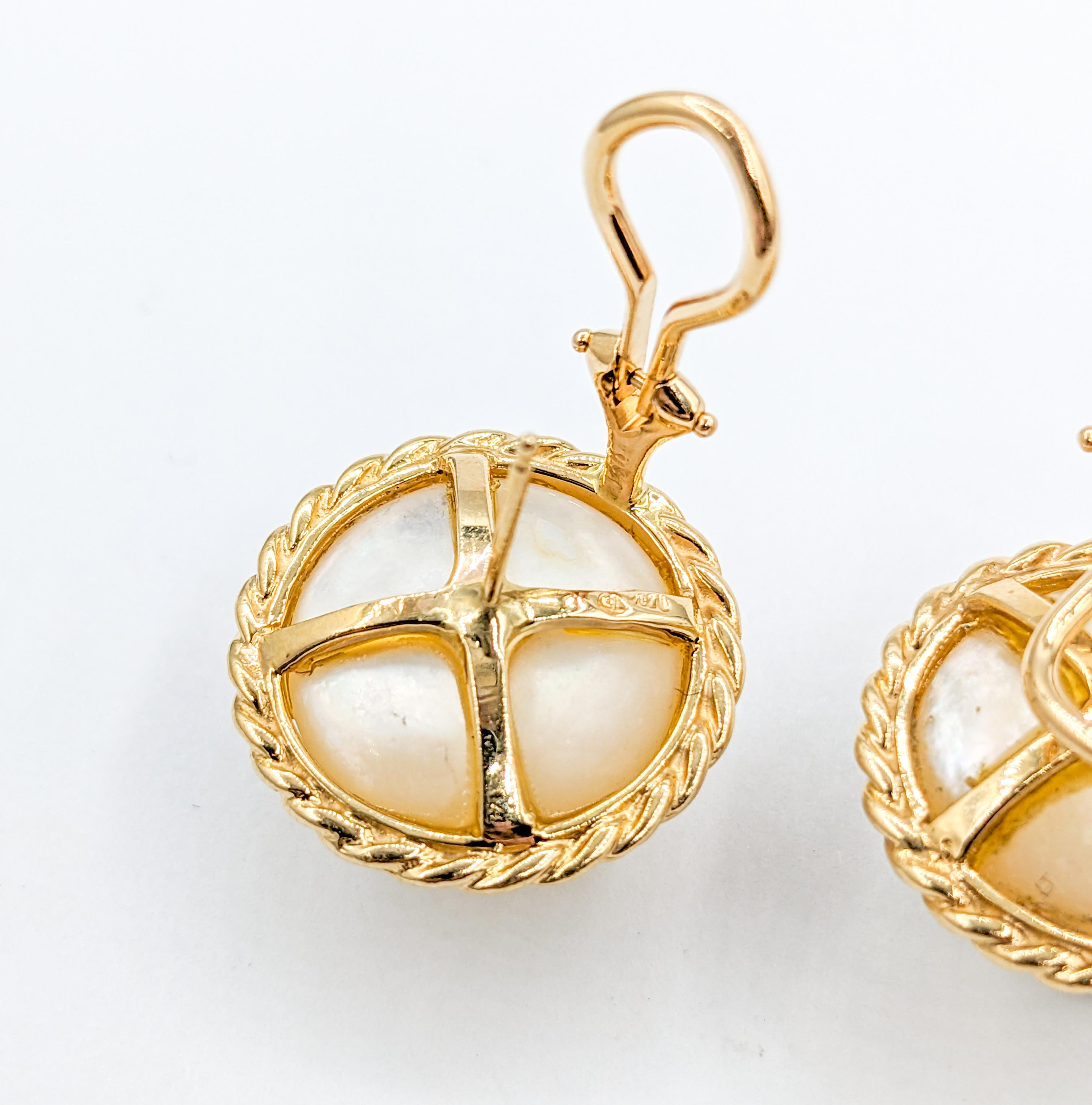 Contemporary Mabe Pearl Clip on Earrings in Yellow Gold For Sale