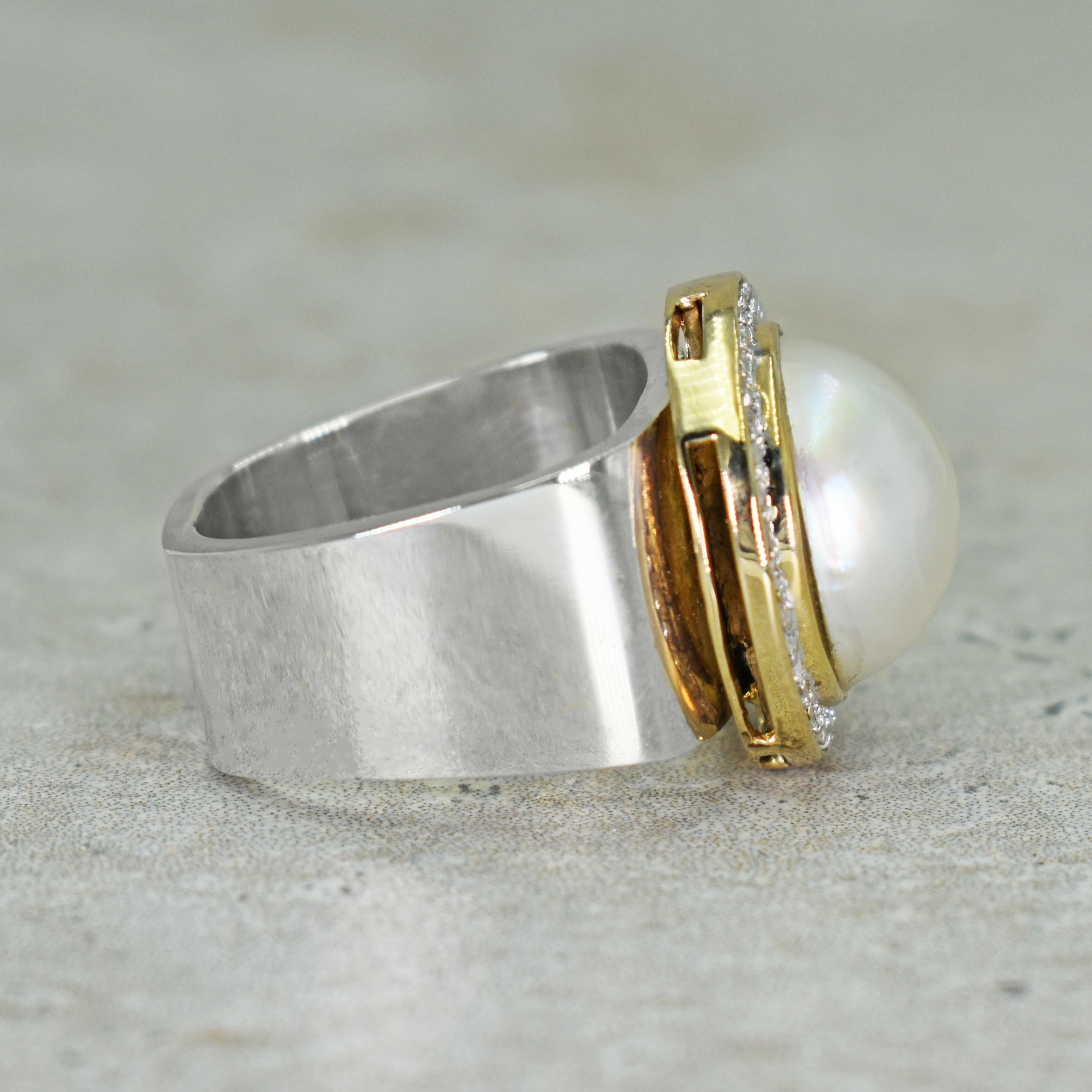 Contemporary Mabe Pearl Diamond Halo Two-Tone Cocktail Ring For Sale