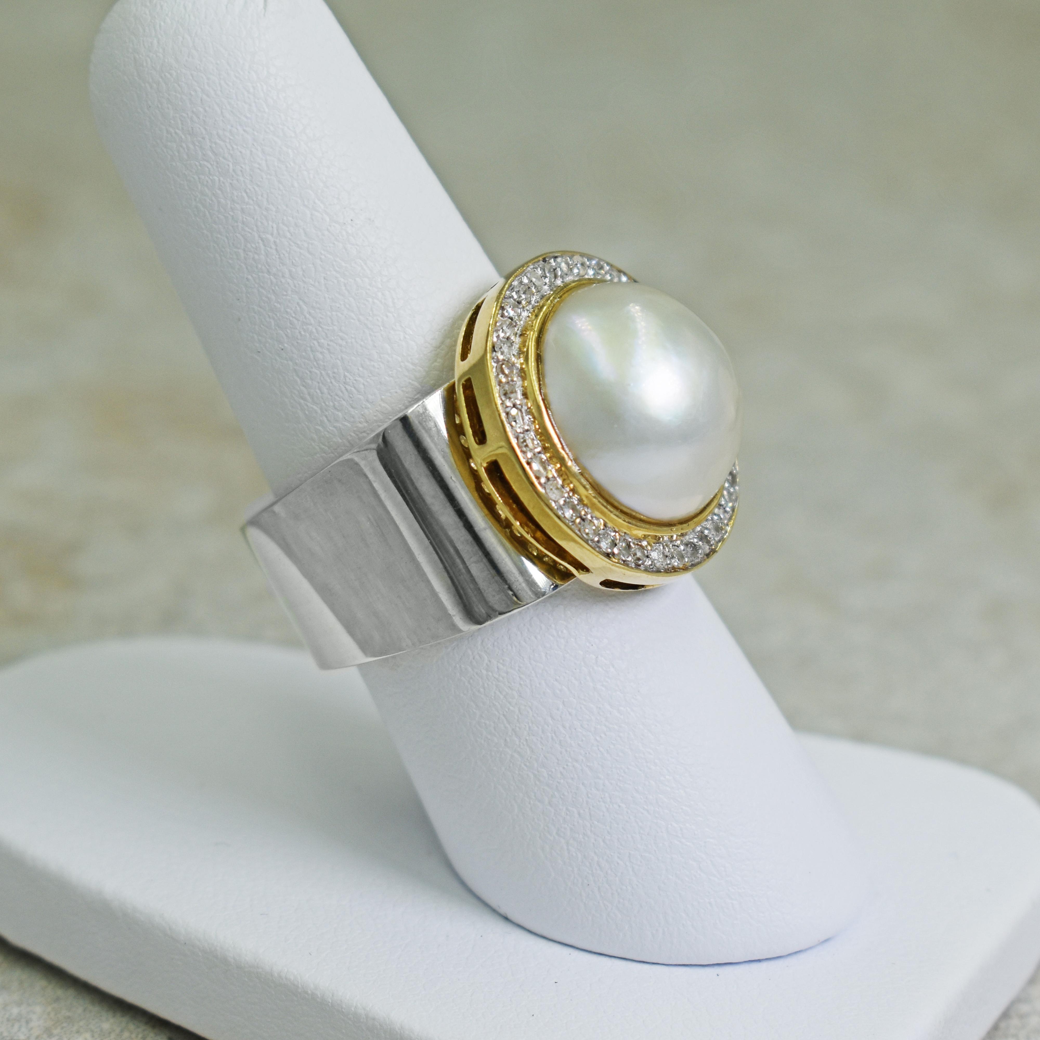 Mabe Pearl Diamond Halo Two-Tone Cocktail Ring In New Condition For Sale In Naples, FL