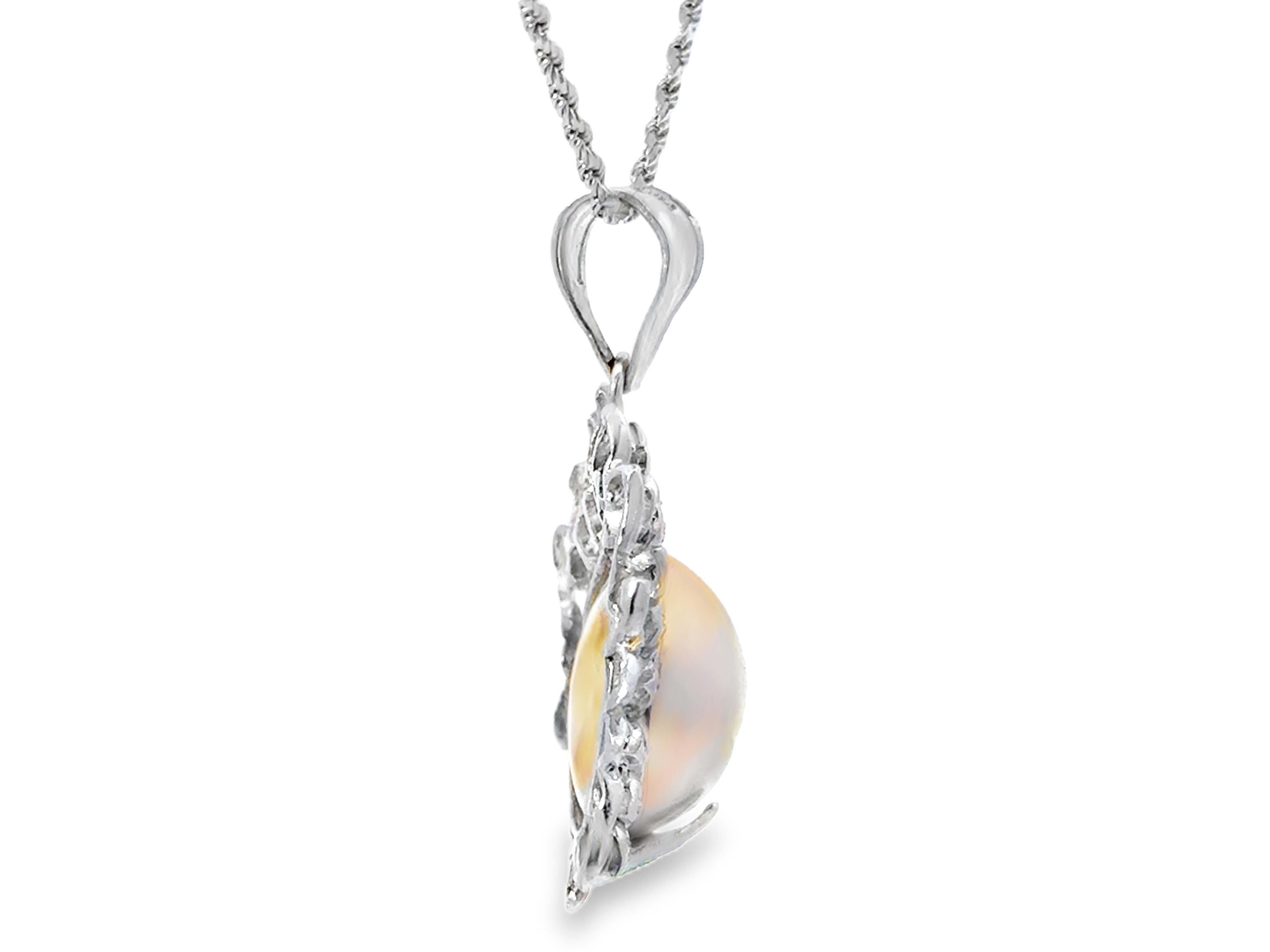Mabe Pearl Diamond Necklace 14k White Gold In Excellent Condition For Sale In Honolulu, HI