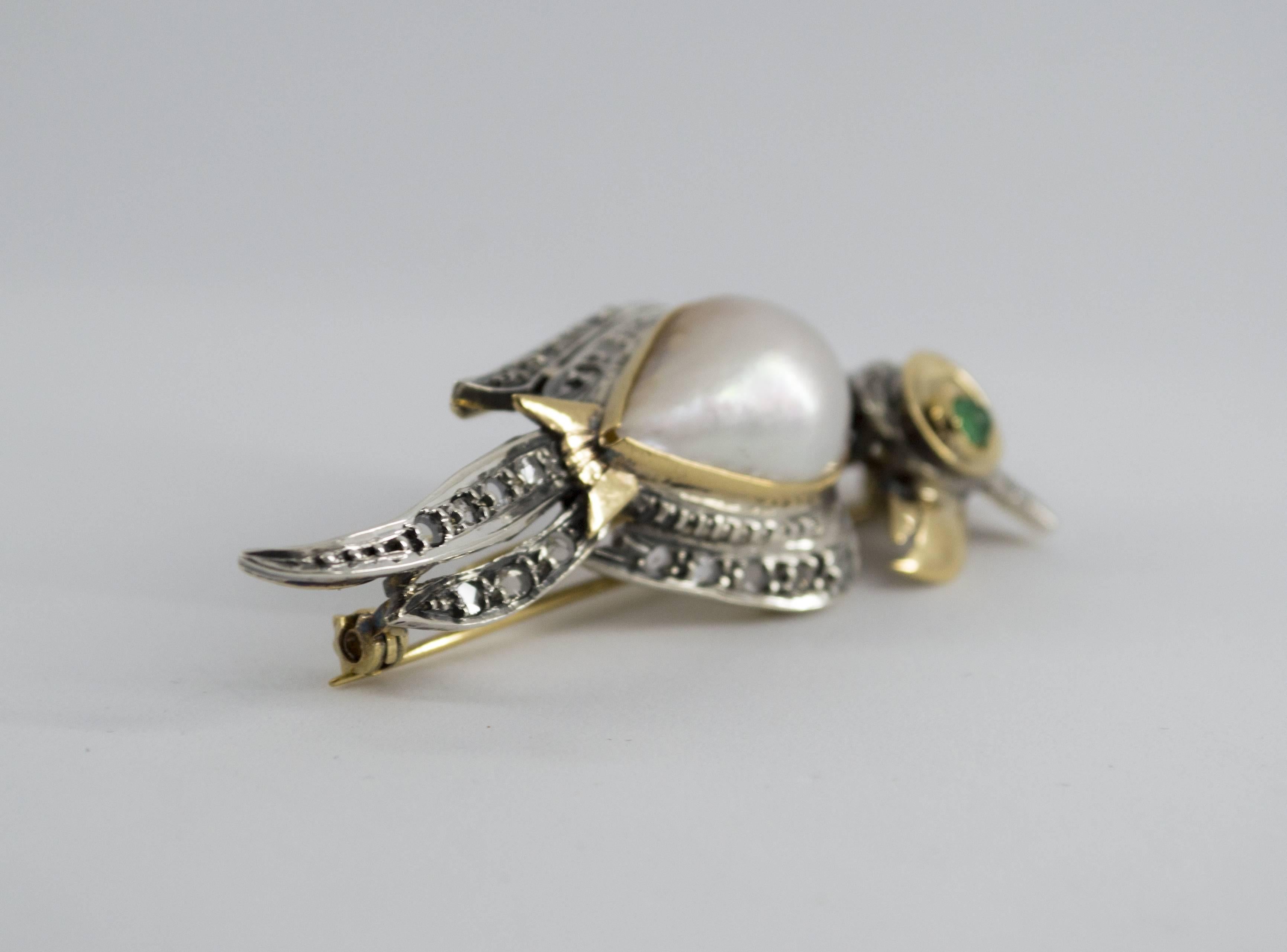 Women's or Men's Mabe Pearl Emerald Diamond Yellow Gold Parrot Brooch