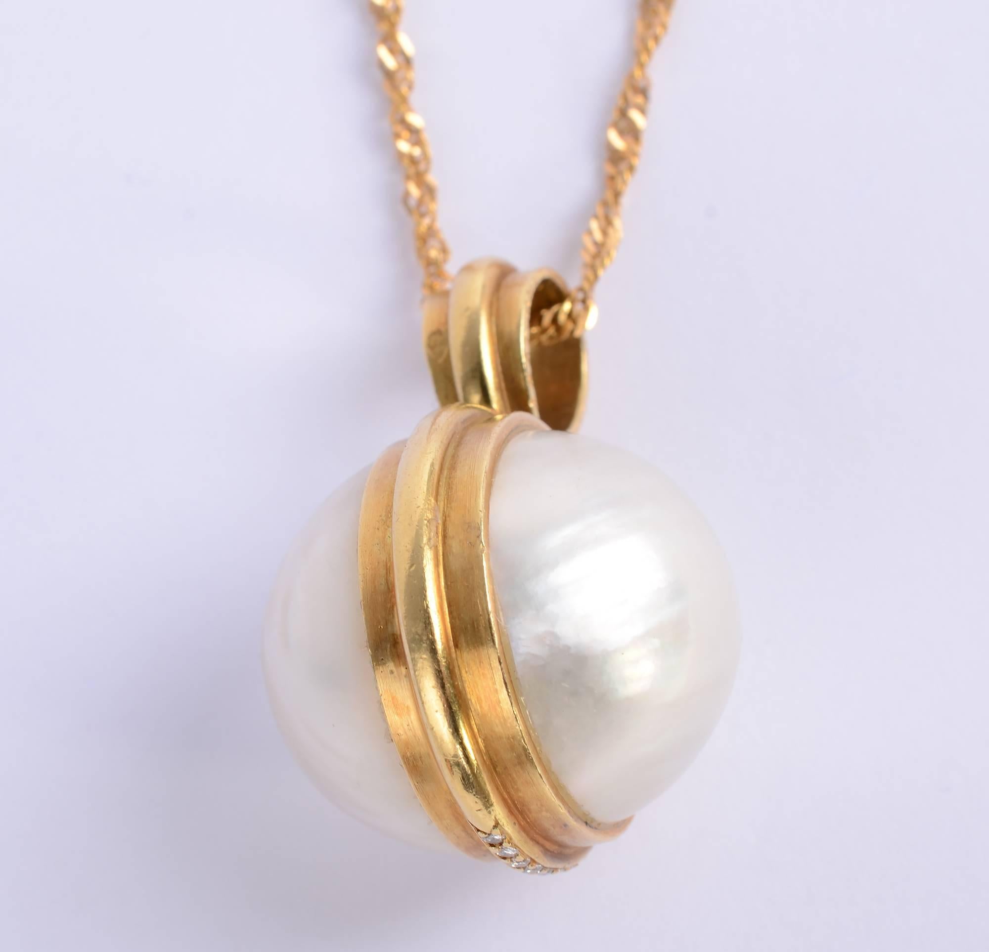 Modern Mabe Pearl Gold Diamond Pendant Necklace For Sale