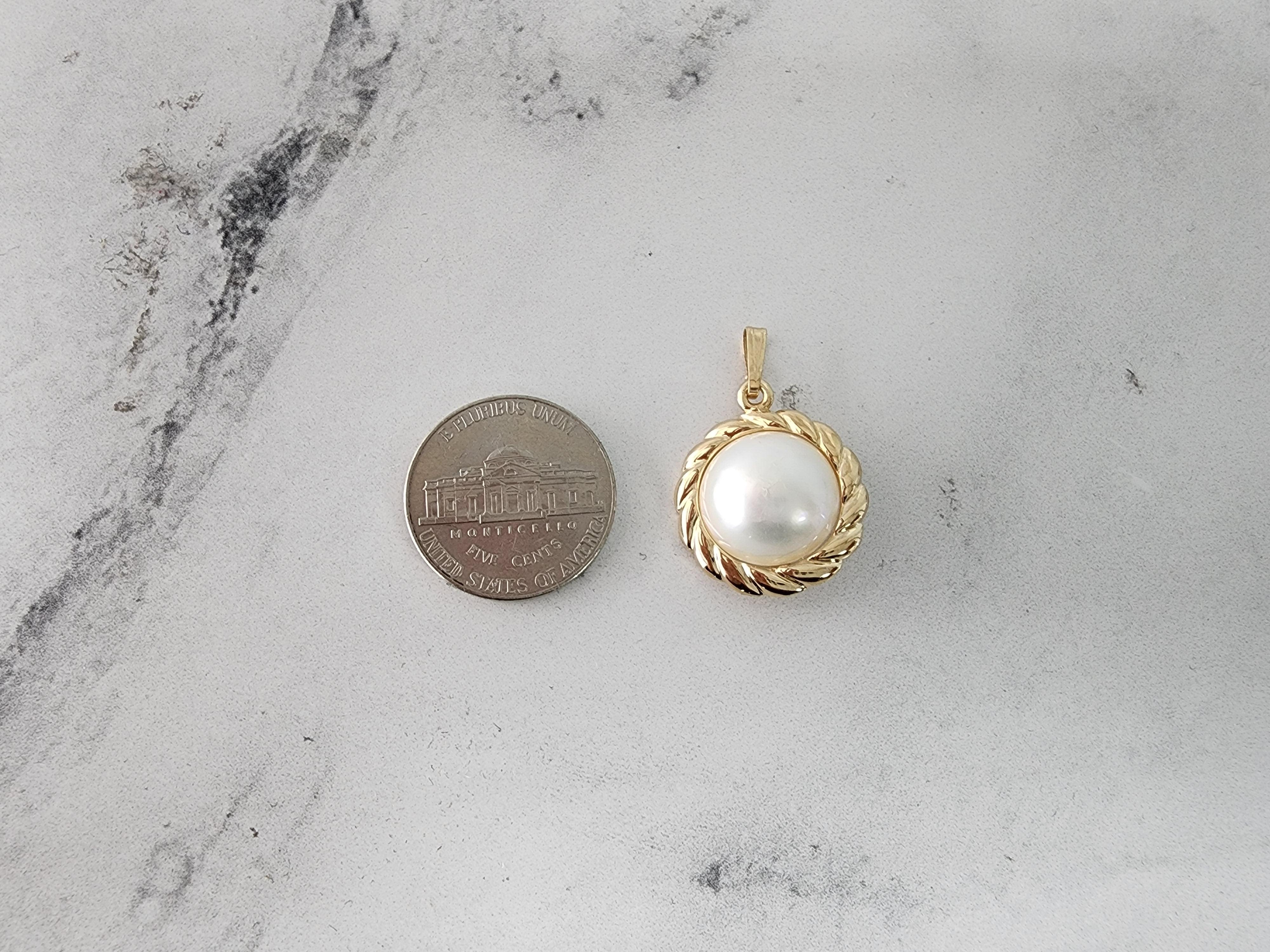 Round Cut Mabe Pearl Necklace with Braided Bezel For Sale