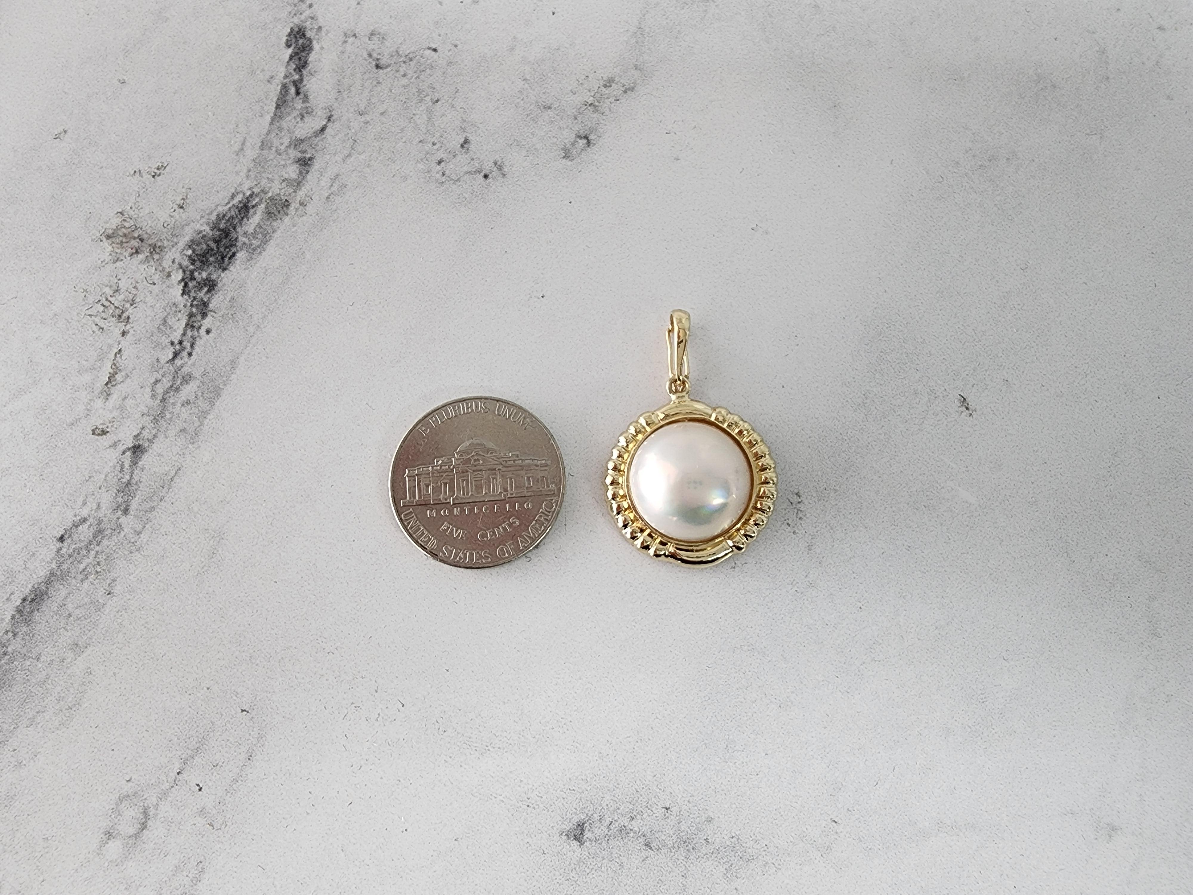 Mabe Pearl Necklace With Ridged Gold Bezel  14k Yellow Gold In New Condition For Sale In Sugar Land, TX