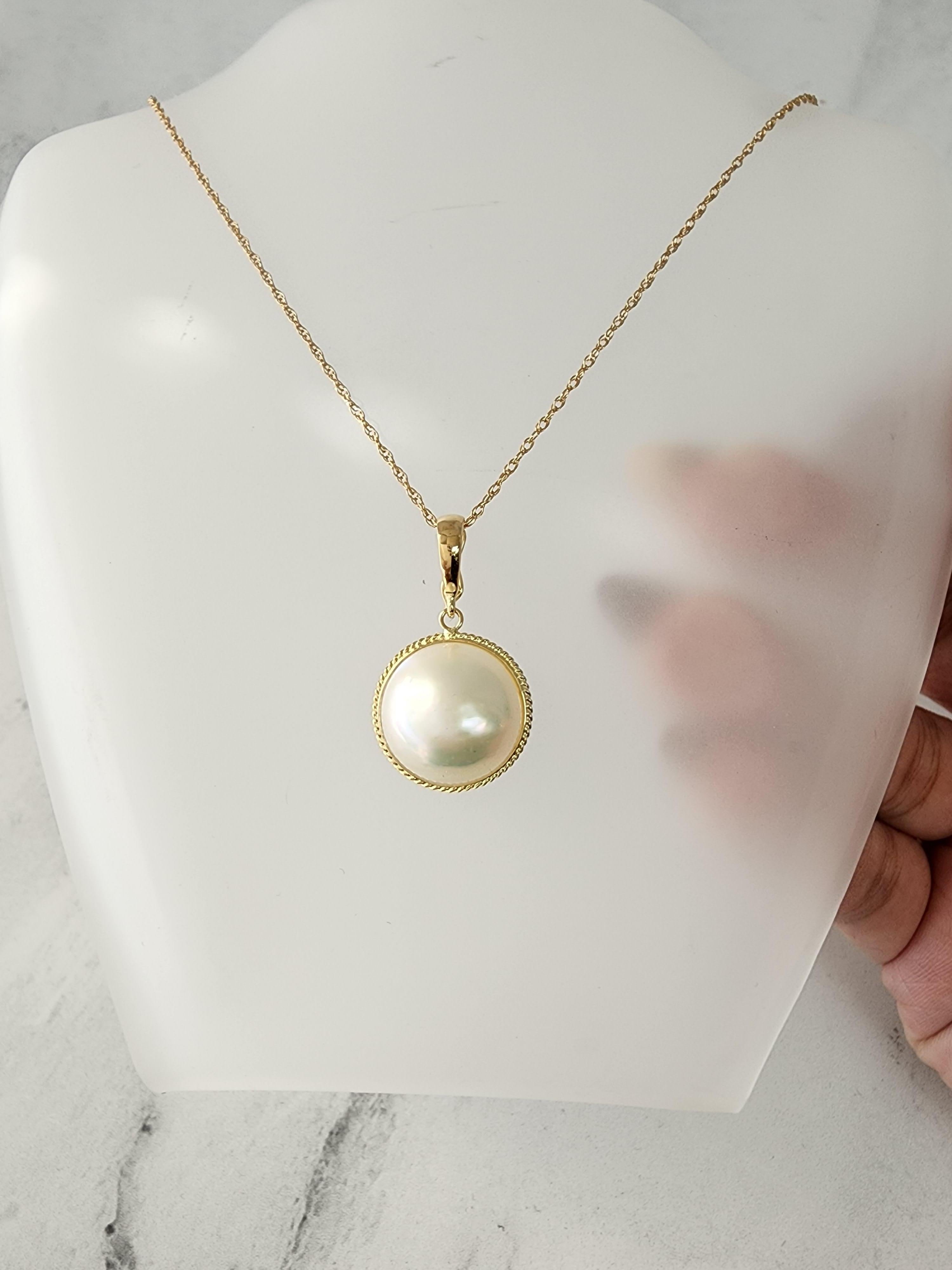 Mabe Pearl Necklace with Thin Rope Bezel 14k Yellow Gold In New Condition For Sale In Sugar Land, TX