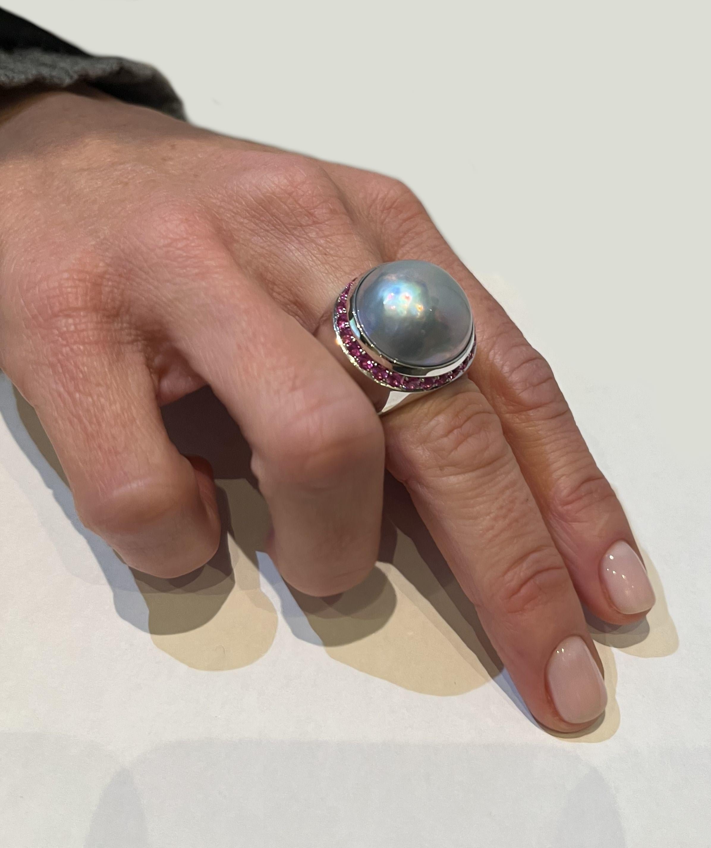 Women's Mabé Pearl Pink Sapphire White Gold Ring For Sale