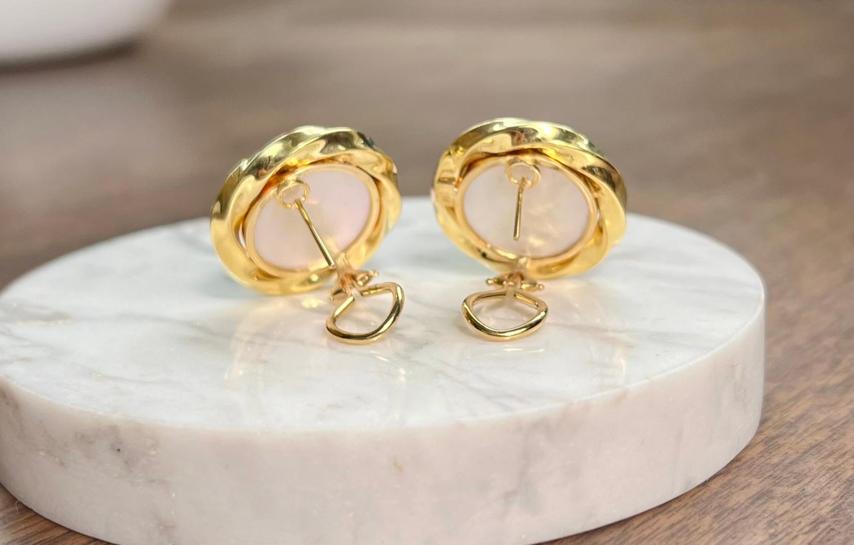 18 karat gold pearl earrings