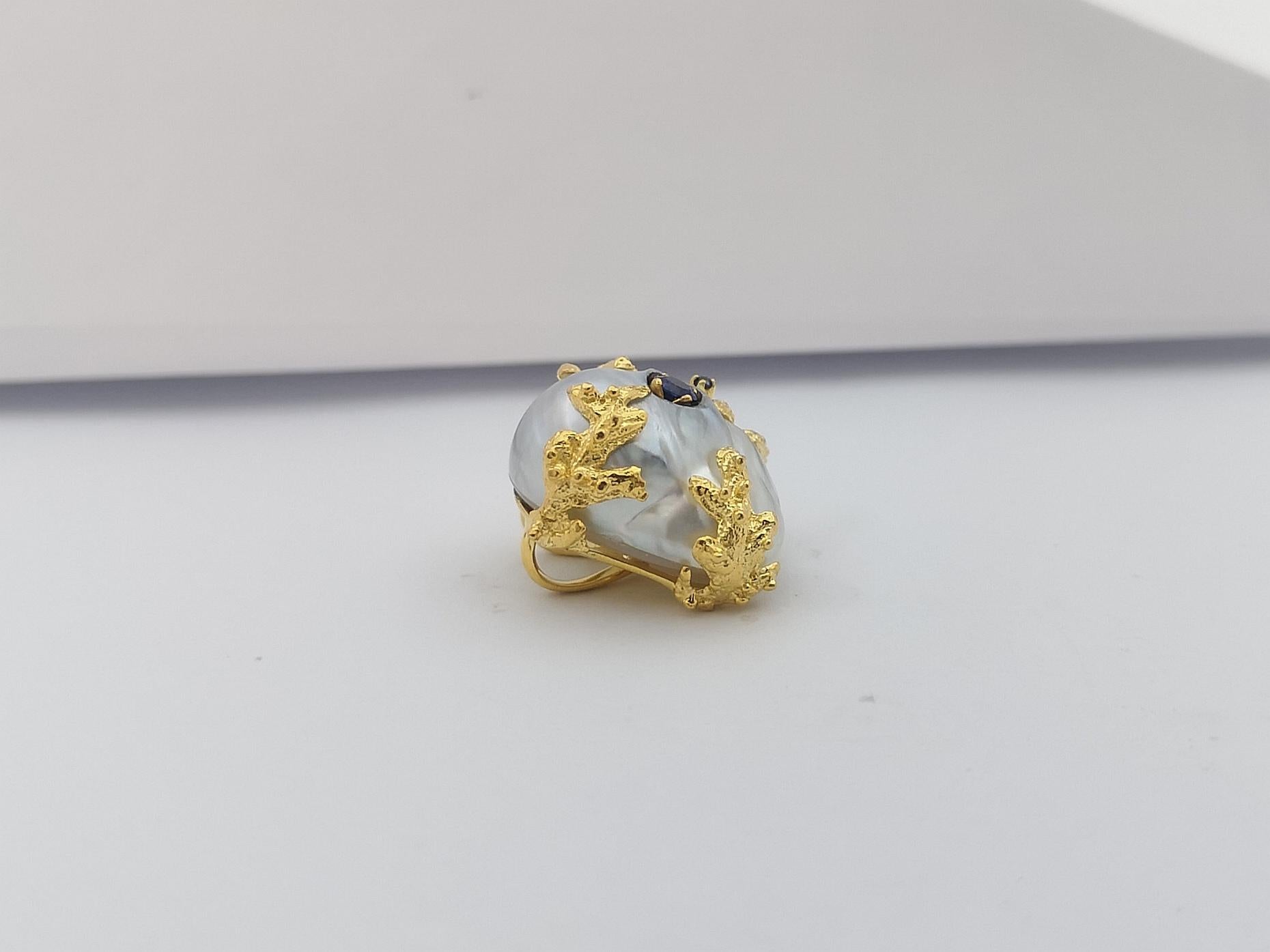 Ciondolo con perla Mabe e zaffiro blu incastonato in oro 18 carati in vendita 4