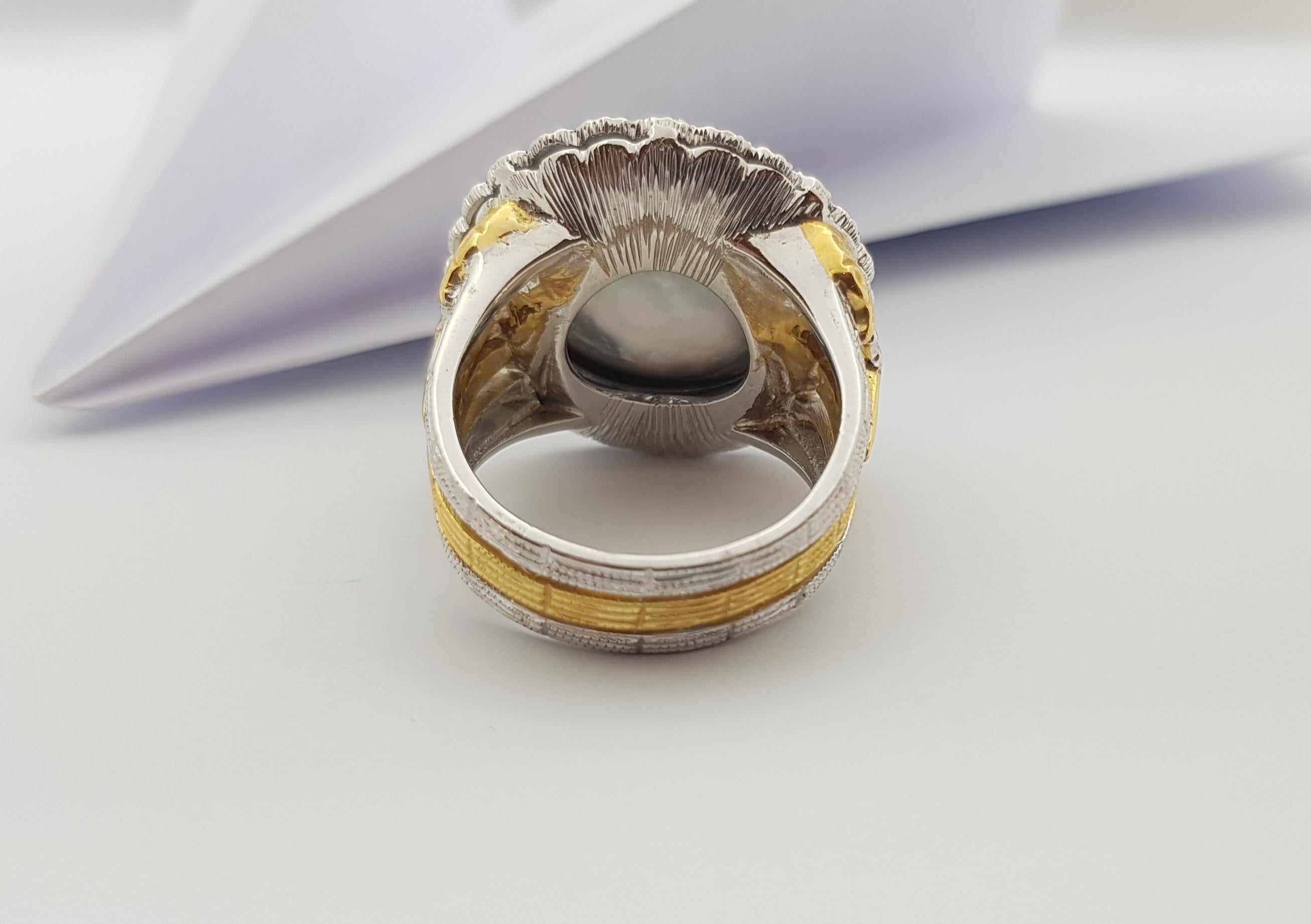 Ring aus 18 Karat Weißgold mit Mabe-Perle und blauem Saphir im Angebot 4