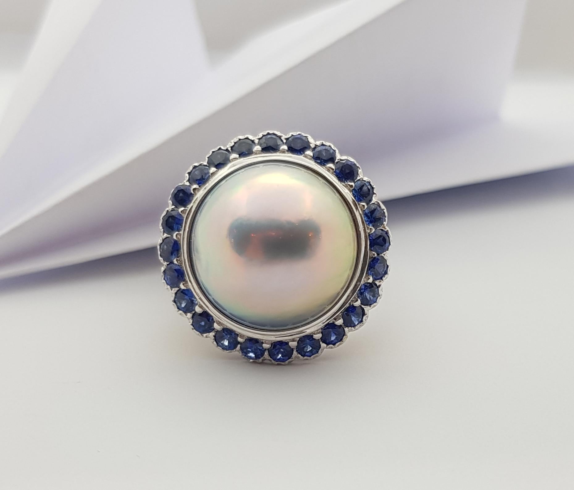 Mabe Pearl with Blue Sapphire Ring Set in 18 Karat White Gold Setting For Sale 3