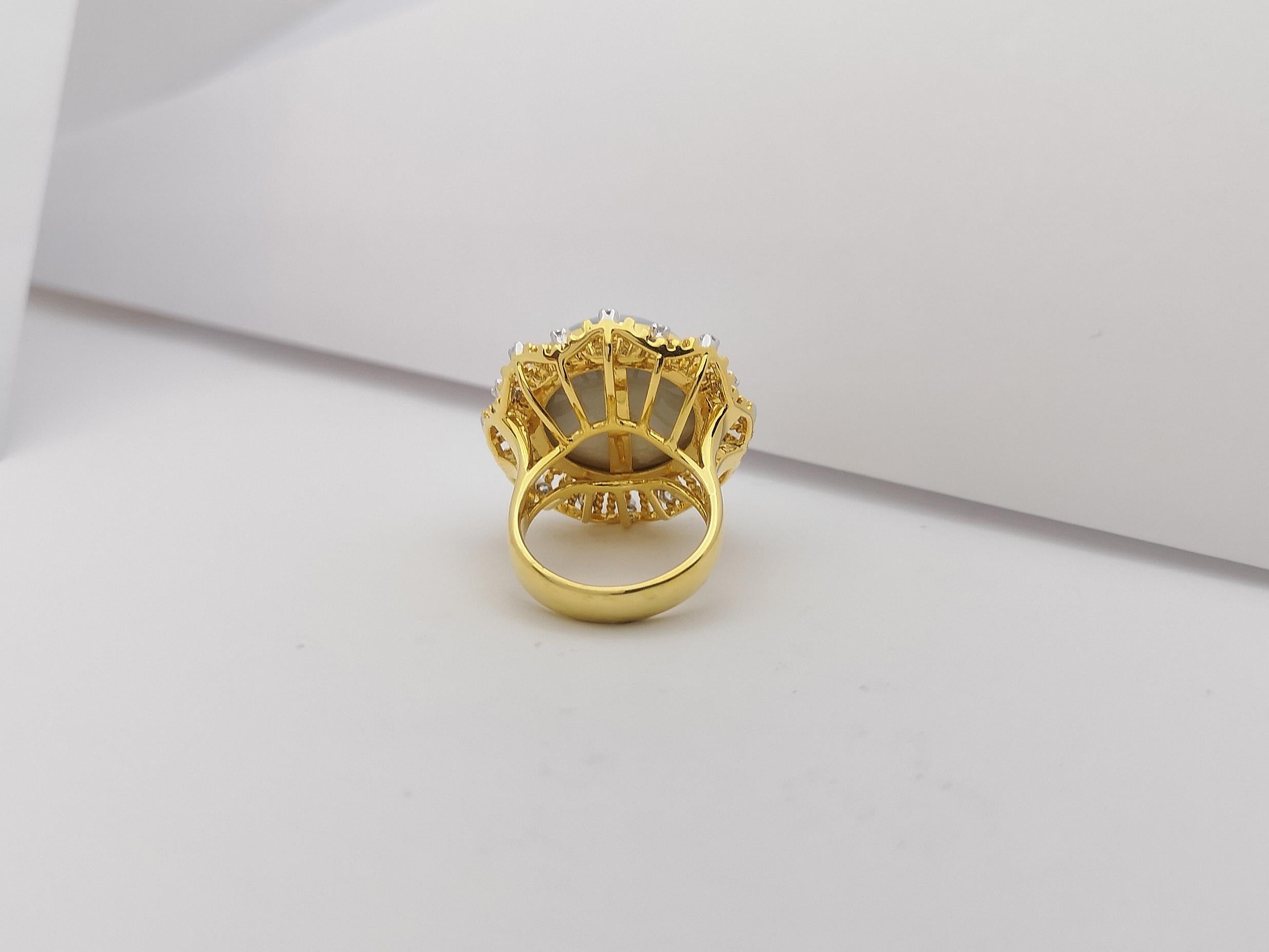Mabe Pearl with Diamond Ring Set in 18 Karat Gold Settings For Sale 10