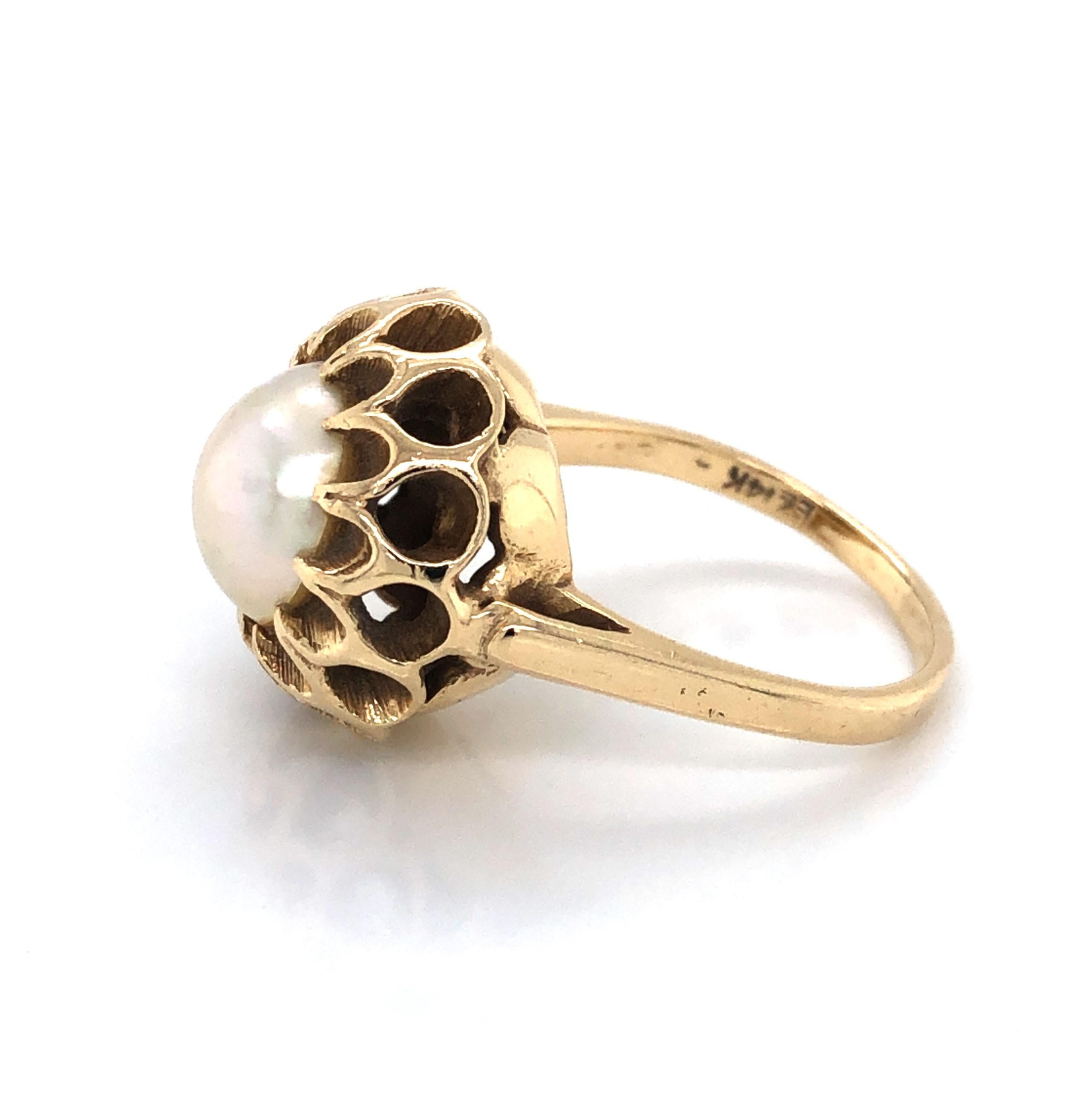 Mabe Pearl Yellow Gold Flower Cocktail Ring For Sale 4