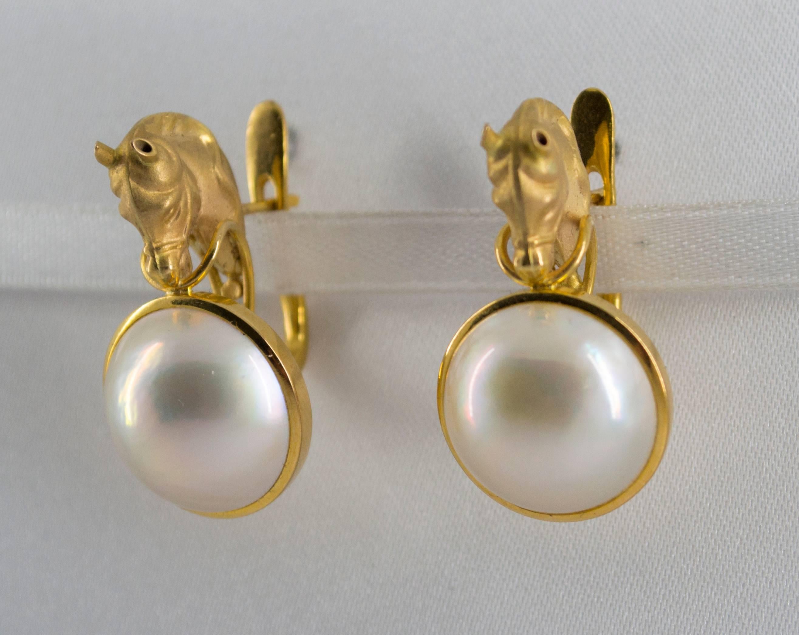 This Earrings are made of 9K Yellow Gold.
This Earrings have two Mabe Pearls.
All our Earrings have pins for pierced ears but we can change the closure and make any of our Earrings suitable even for non-pierced ears.
We're a workshop so every piece