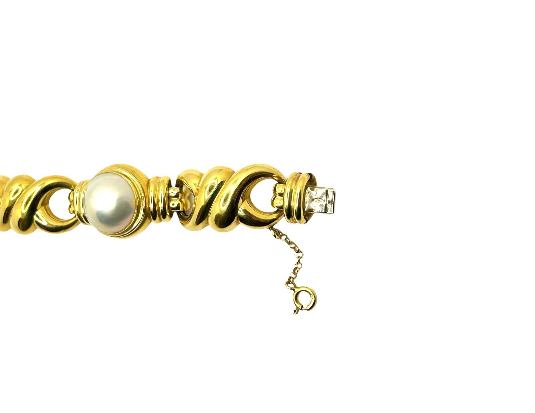 Women's Mabe Pearls 18 Karat Yellow Gold Link Bracelet For Sale