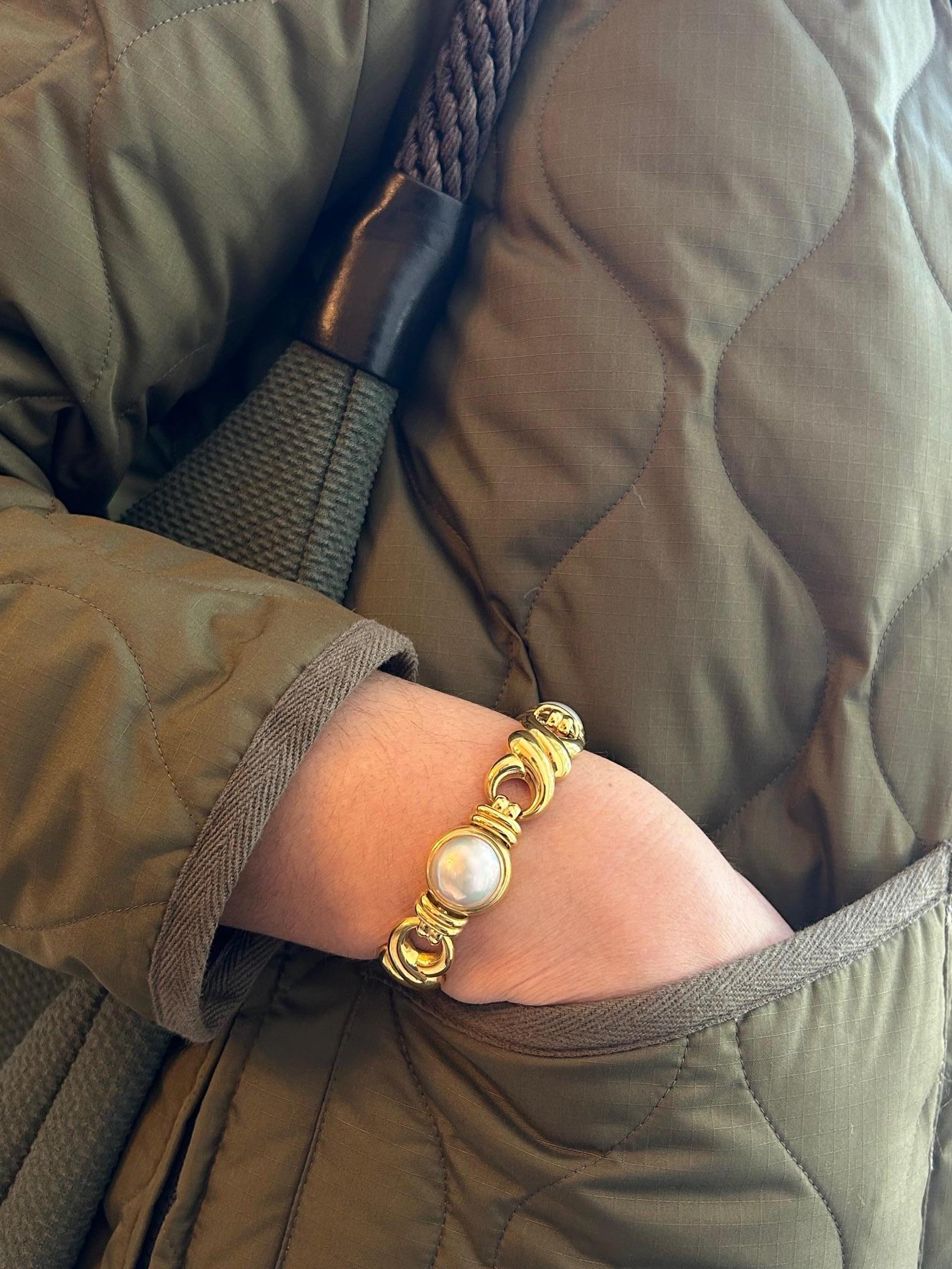 Mabe Pearls 18 Karat Yellow Gold Link Bracelet For Sale 1