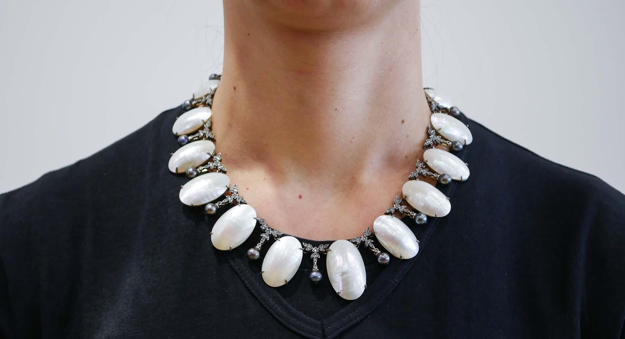 Mabé Pearls, Diamonds, Grey Pearls, Rose Gold and Silver Necklace. In Good Condition For Sale In Marcianise, Marcianise (CE)
