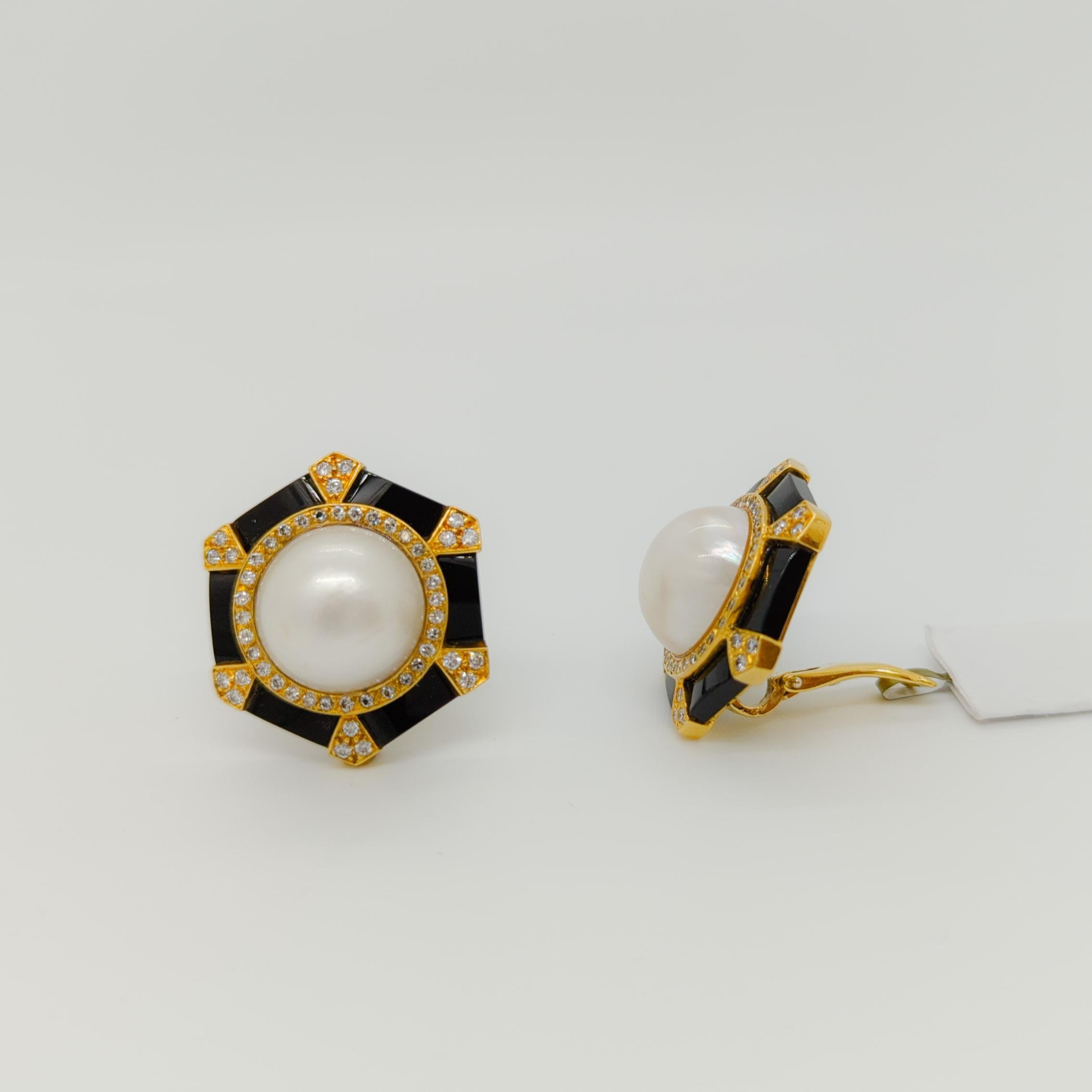 Mabe White Pearl with Round Diamond and Onyx Earrings in 18K Yellow Gold In New Condition For Sale In Los Angeles, CA