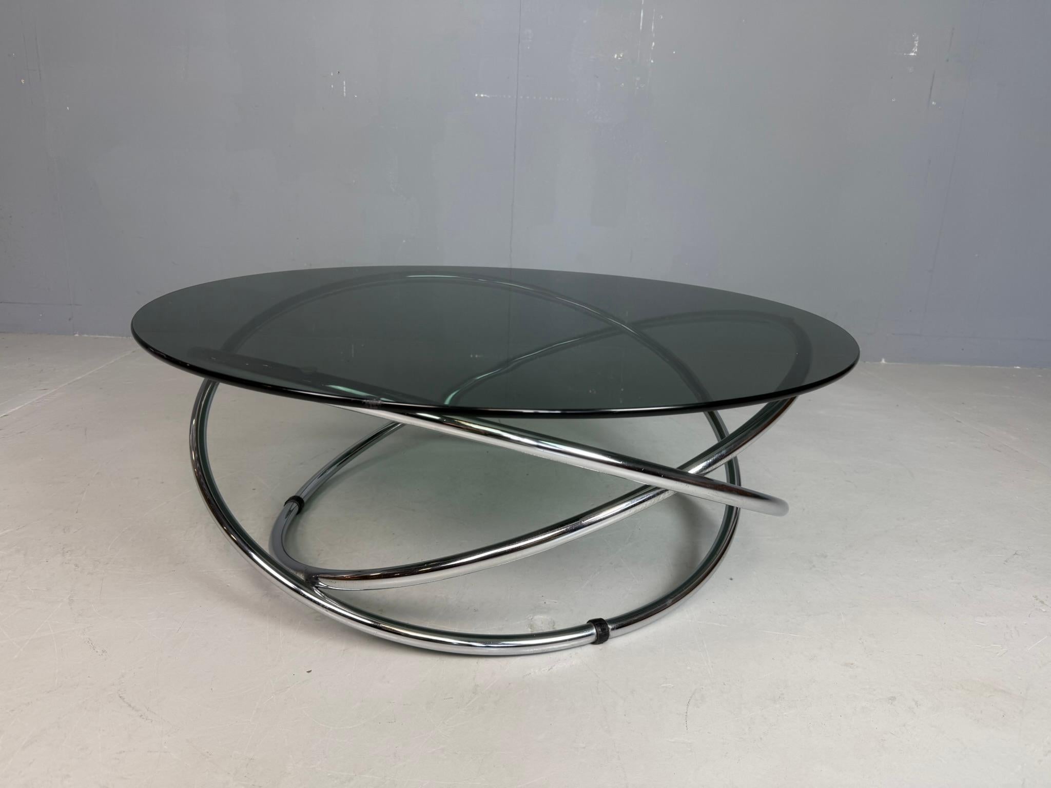 italien Table basse en chrome et verre fumé de Miniforms, Italie, années 1970 en vente