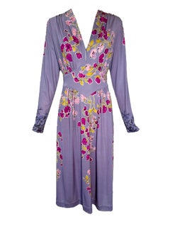 Mac Tac Lavendelfarbenes Jersey-Krawattenkleid mit Blumendruck, 1970er Jahre