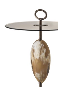 Mesa Auxiliar Macari en Corno Italiano Mate, Cristal y Latón Bruñido, Mod. 1872